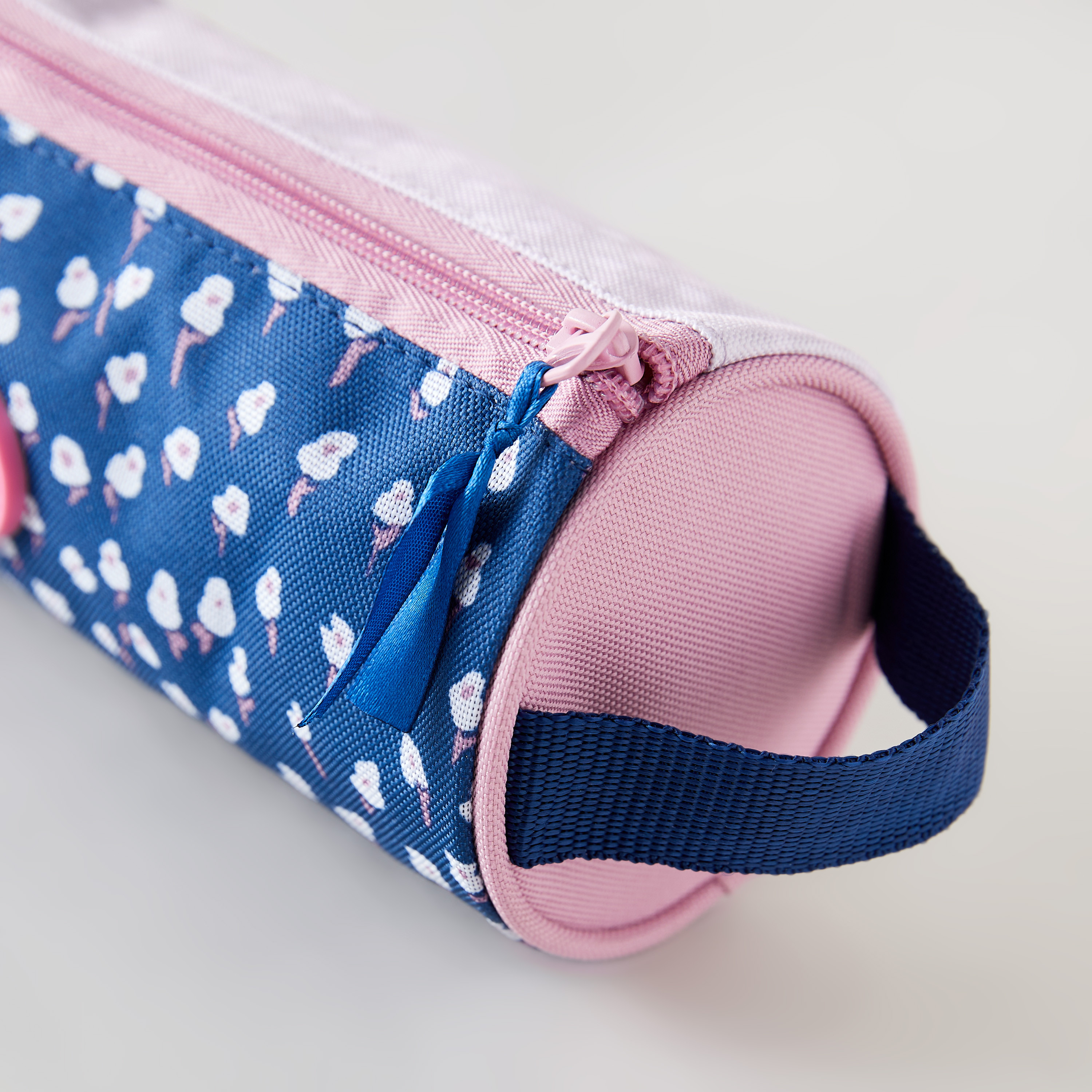 مقلمة منقوشة بسحاب إغلاق ومقبض من رول رود-school-stationery-pencilcases-image-5