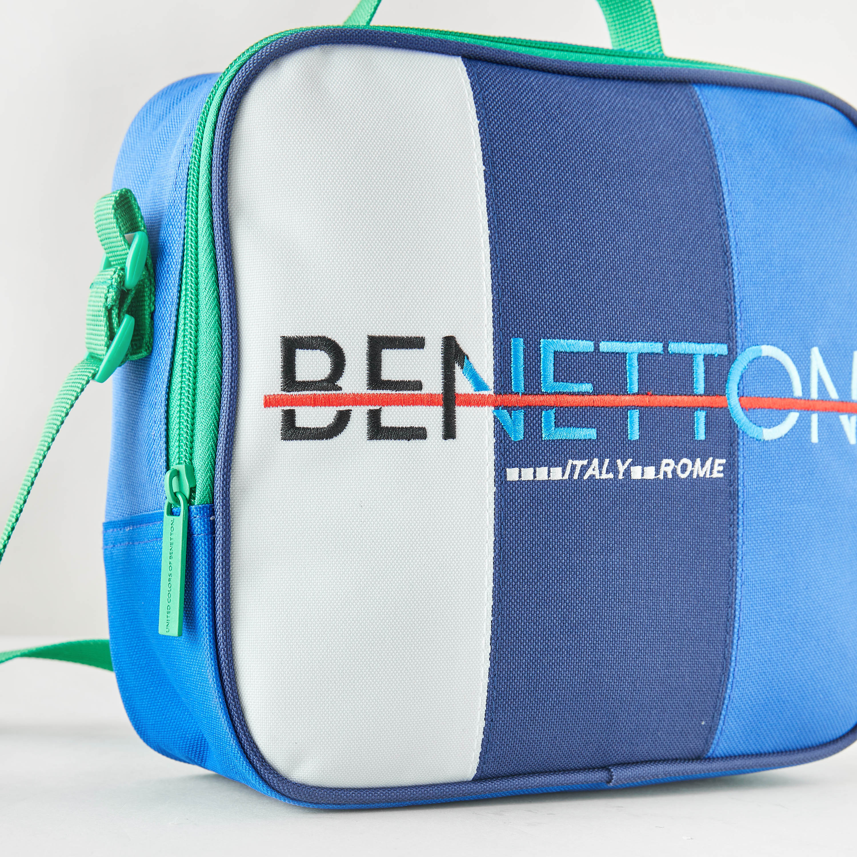 United Colors of Benetton Panelled Lunch Bag with Adjustable Strap-school-lunchessentials-lunchbags-image-4