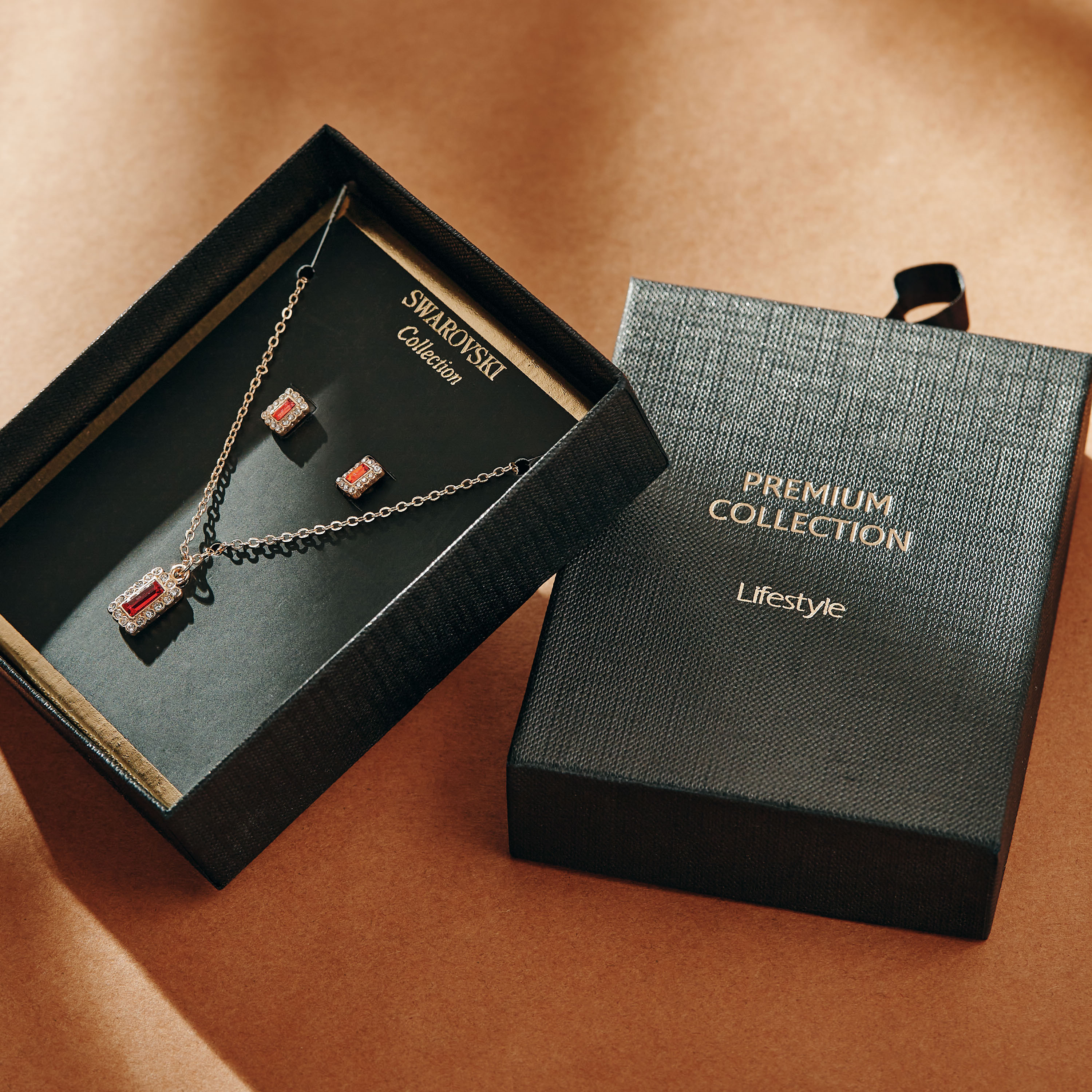 طقم أقراط مرصعة وقلادة بدلاية مزينة-women-watchesandjewellery-jewellery-jewellerysets-image-5