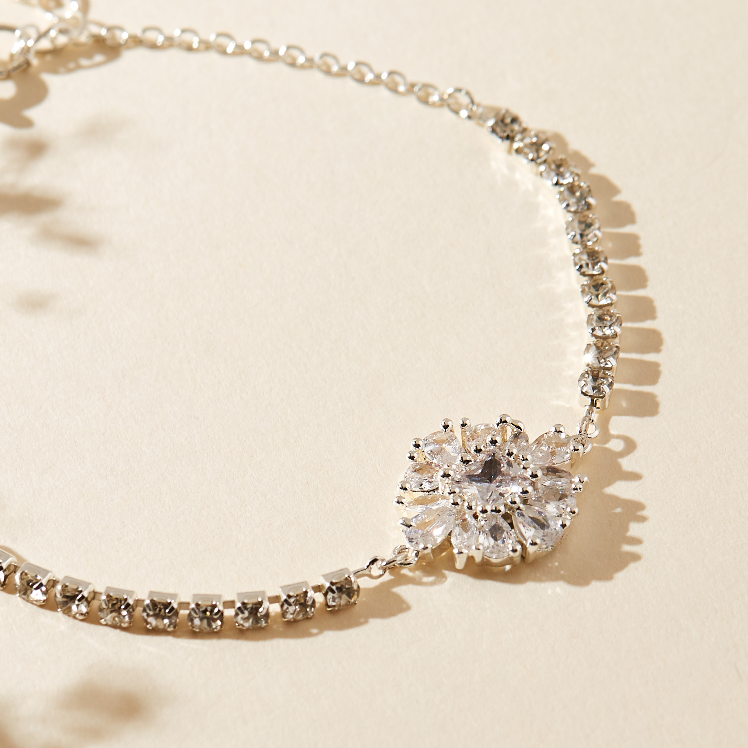 سوار مرصع بالكريستال مع قفل إغلاق-women-watchesandjewellery-jewellery-banglesandbracelets-image-3
