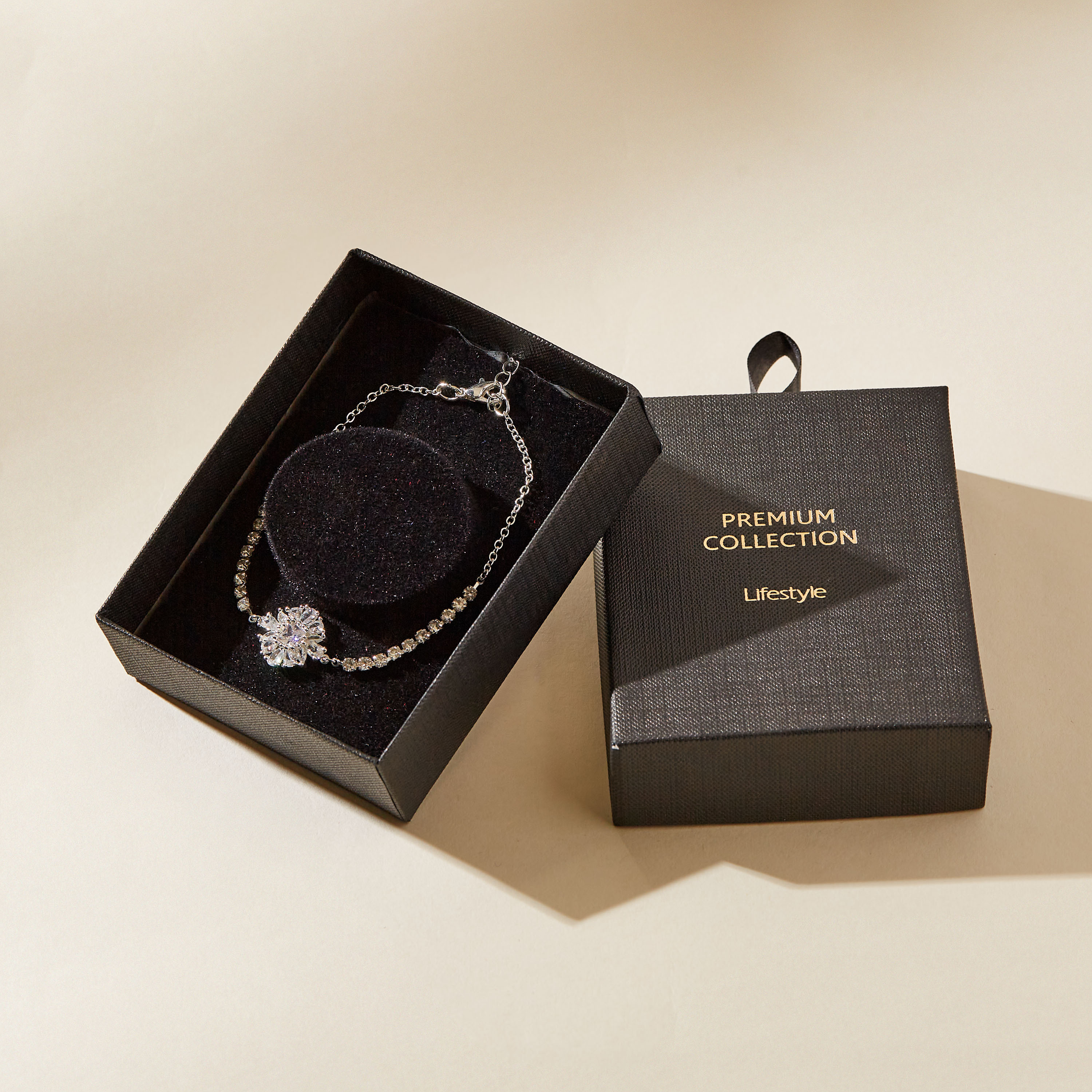 سوار مرصع بالكريستال مع قفل إغلاق-women-watchesandjewellery-jewellery-banglesandbracelets-image-5