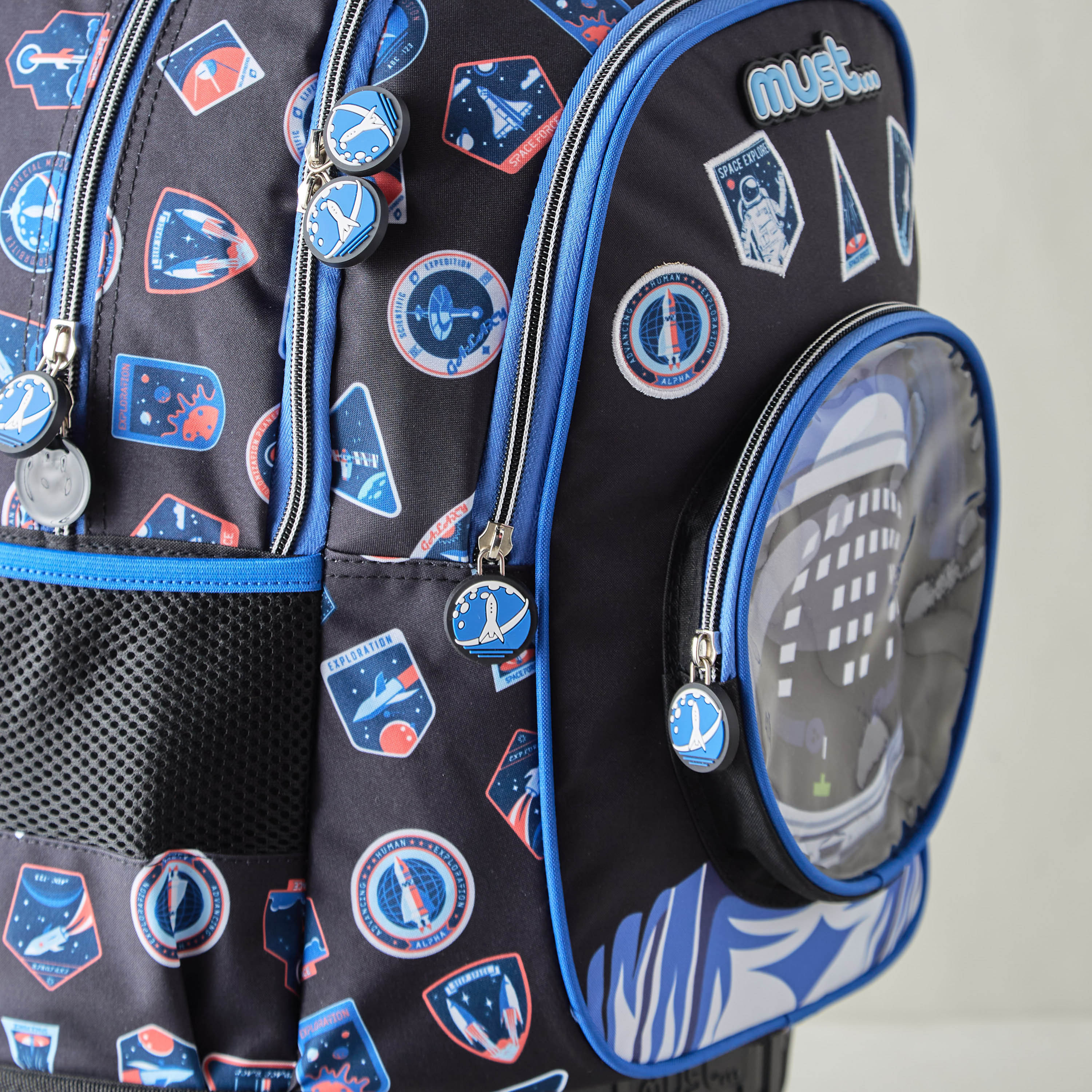شنطة ظهر ترولي بمقبض قابل للسحب وطبعات من ماست - 34x20x45 سم-school-bagsandbackpacks-trolleybags-image-4