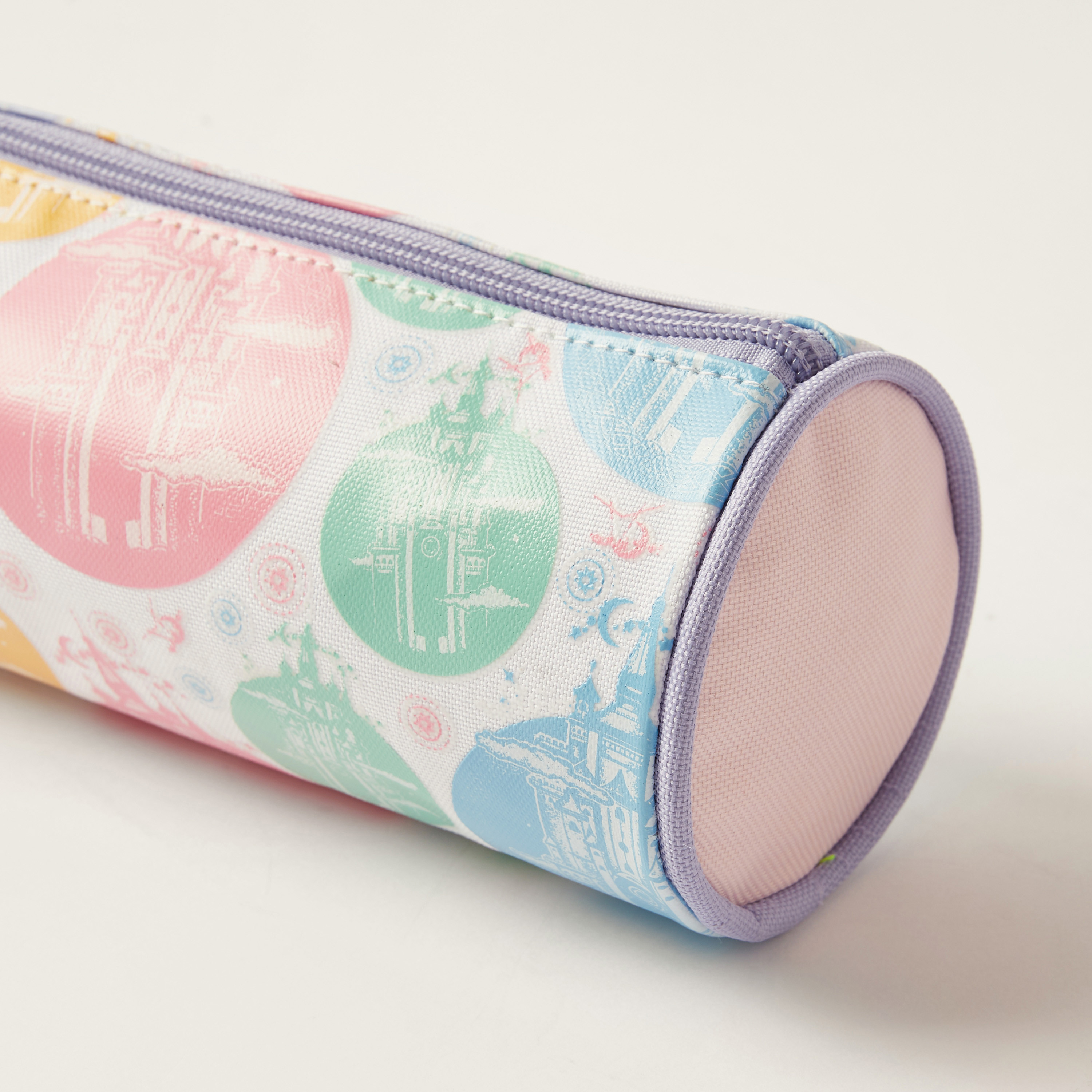 مقلمة بسحاب إغلاق وطبعات قلعة من جونيورز-school-stationery-pencilcases-image-3