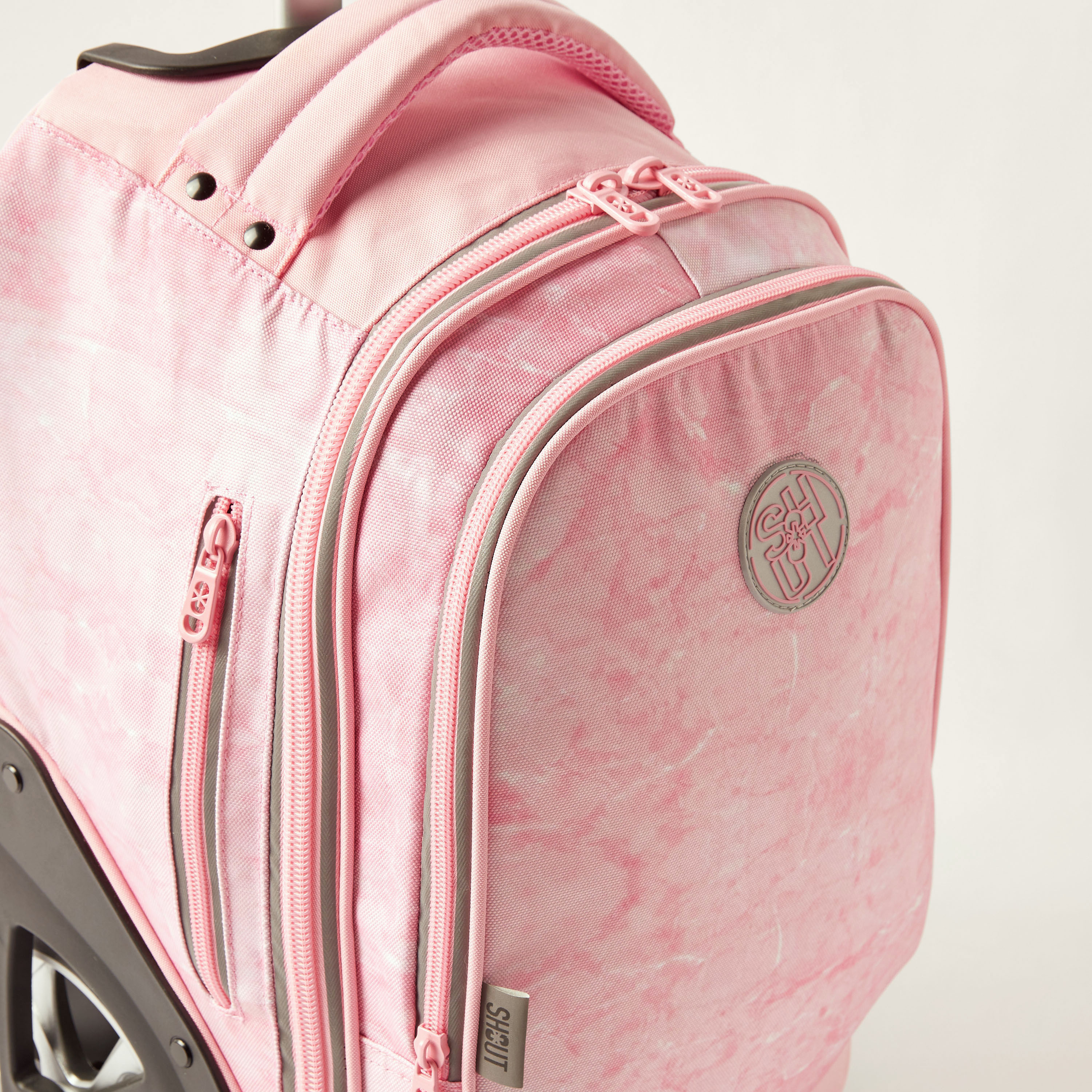 شنطة ترولي بمقبض قابل للسّحب وطبعات من شاوت - 18 بوصة-school-bagsandbackpacks-trolleybags-image-3