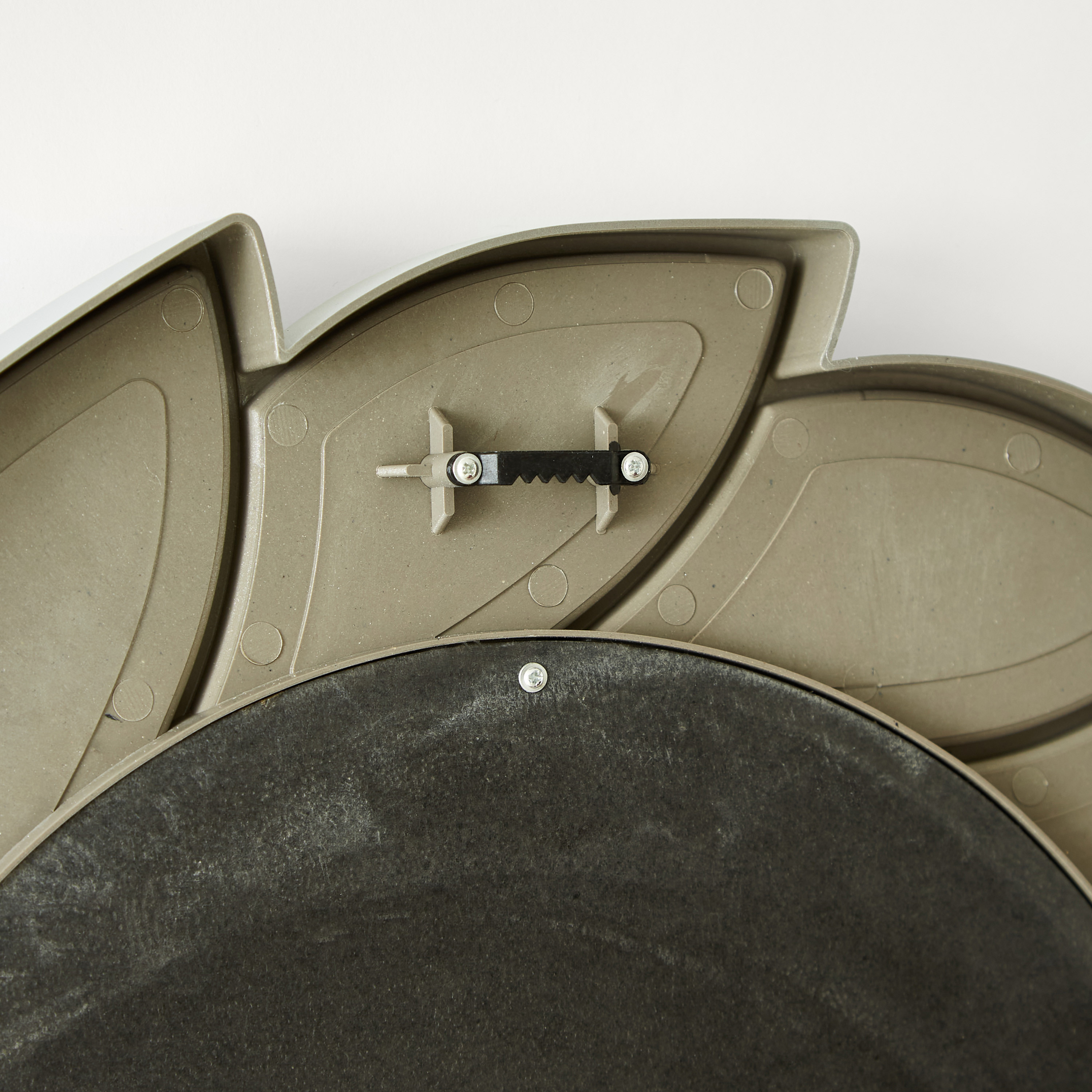 Leaf Shaped Wall Mirror - 48x3 cms-household-walldecorandmirrors-mirrors-wallmirrors-image-5