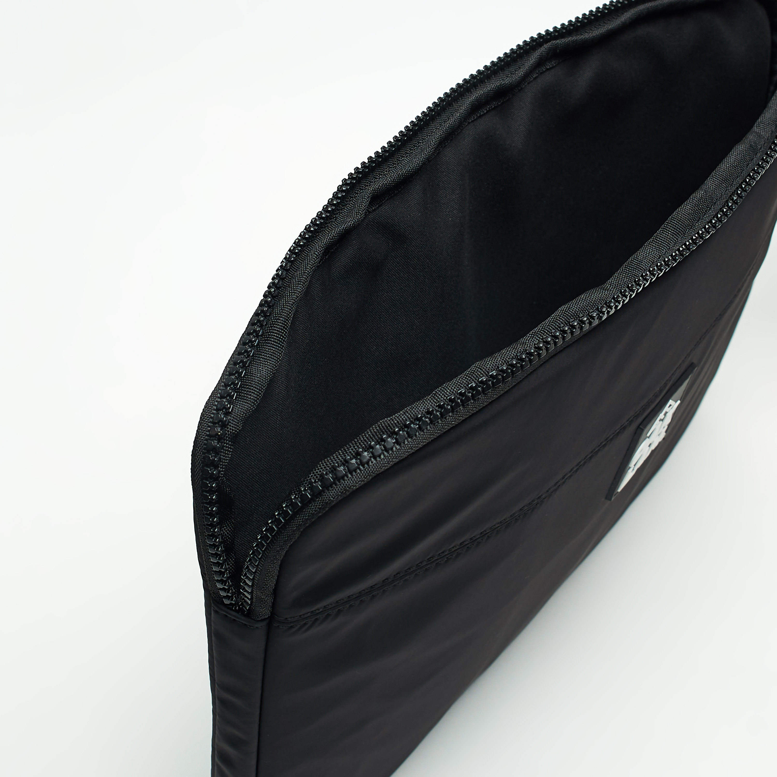 حافظة لاب توب سادة بسحاب إغلاق-men-bags-image-8