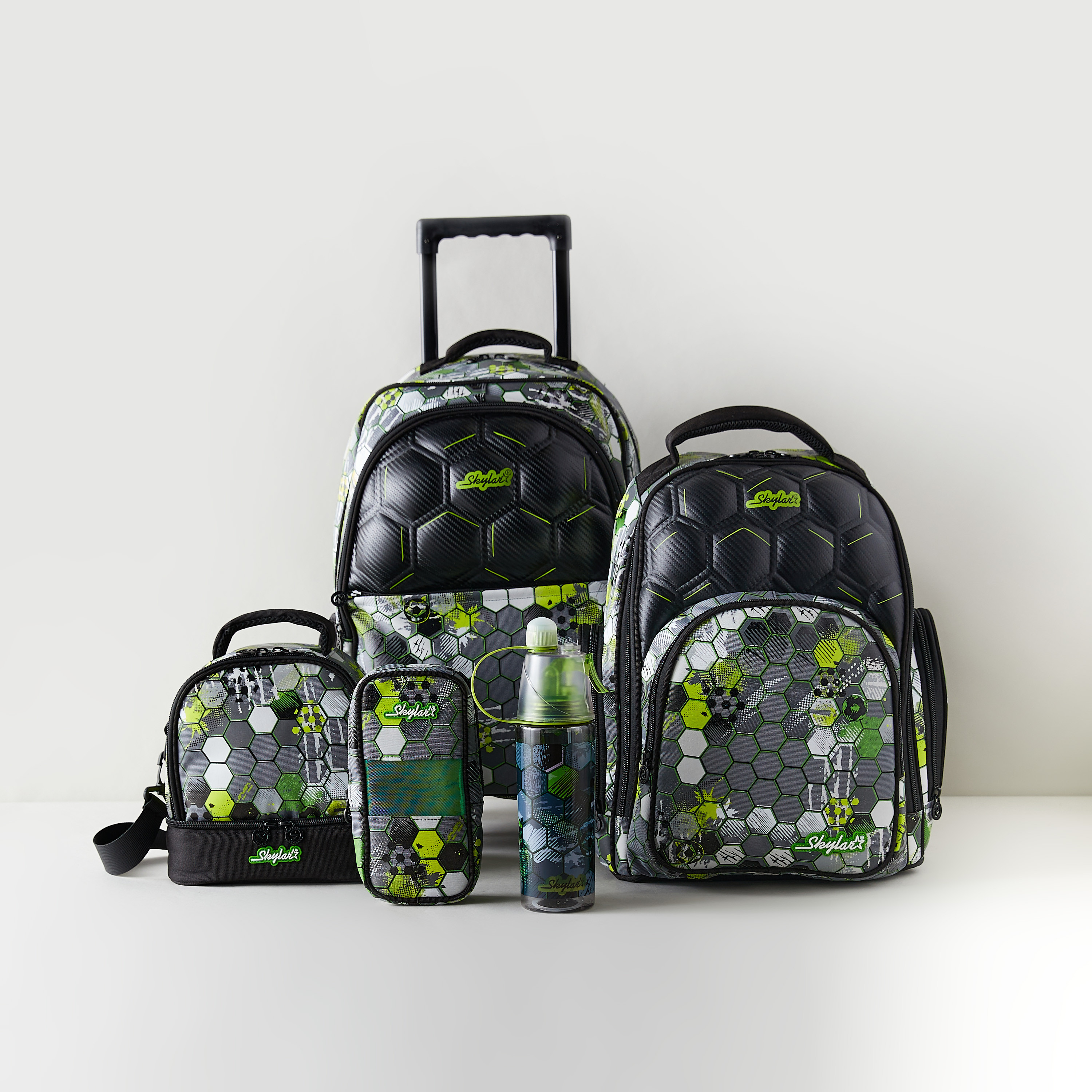 شنطة ظهر ترولي بسحاب إغلاق وطبعات كرة قدم من سكايلر - 31x18x43 سم-school-bagsandbackpacks-trolleybags-image-8