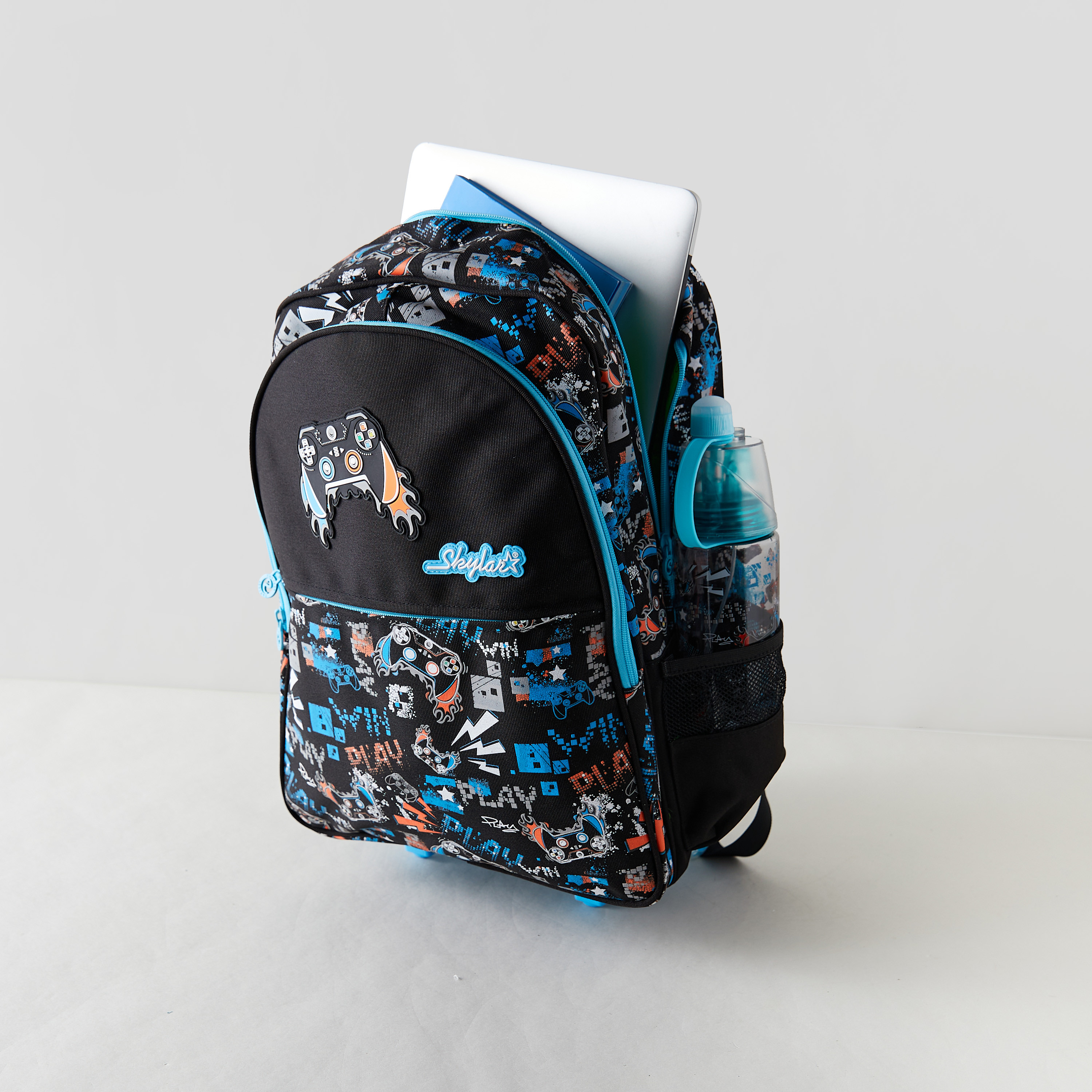 شنطة ظهر بعجلات وإضاءة إل إي دي وطبعات من سكايلر - 31x18x43 سم-school-bagsandbackpacks-trolleybags-image-2