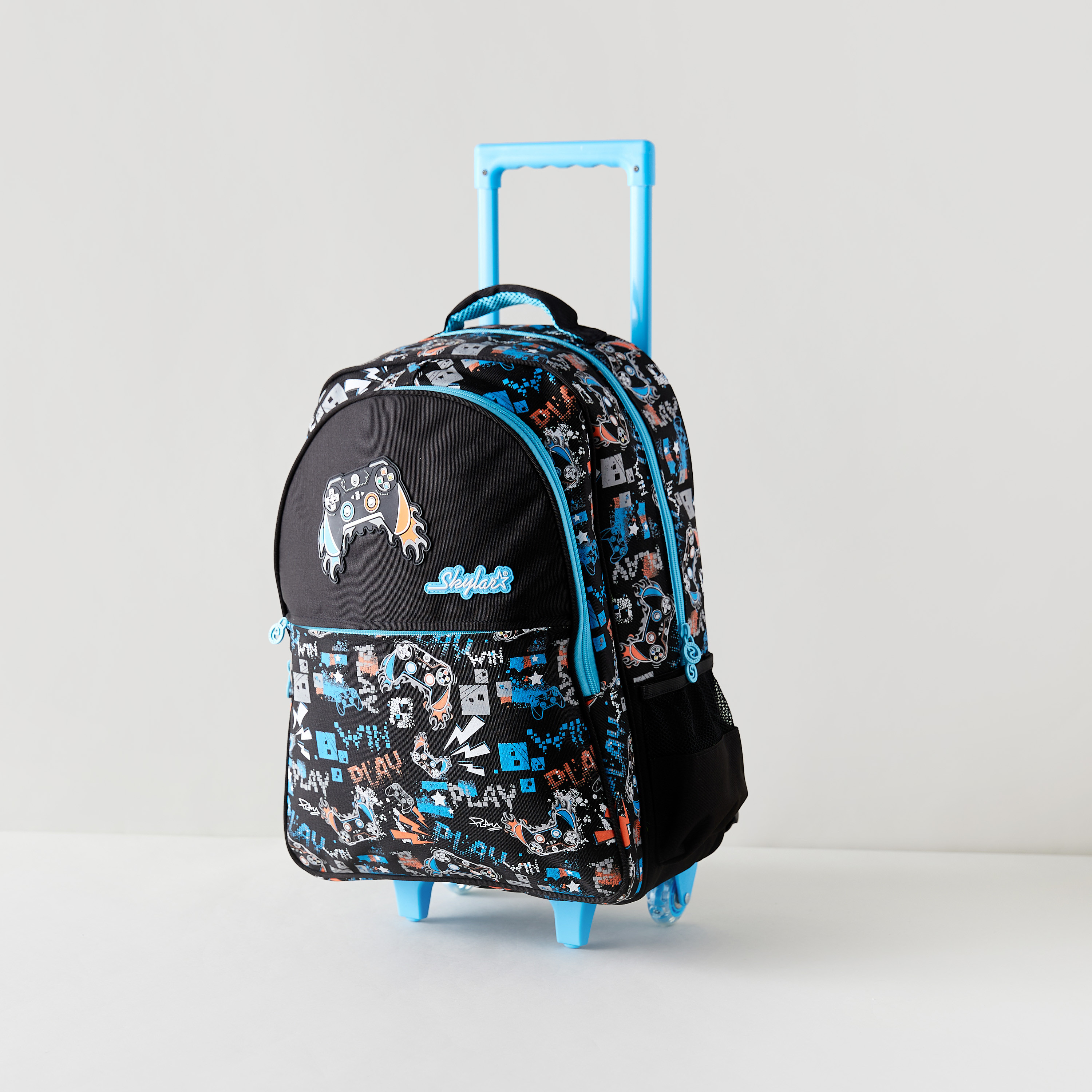 شنطة ظهر بعجلات وإضاءة إل إي دي وطبعات من سكايلر - 31x18x43 سم-school-bagsandbackpacks-trolleybags-image-3