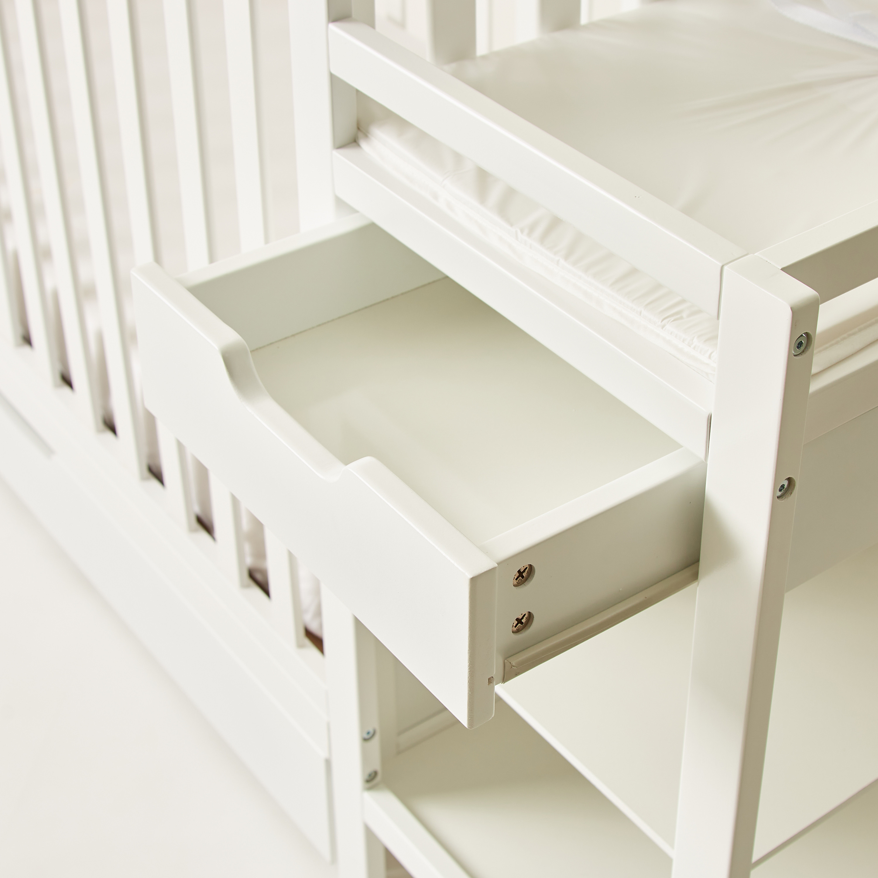 Baby cribs hotsell with changing station