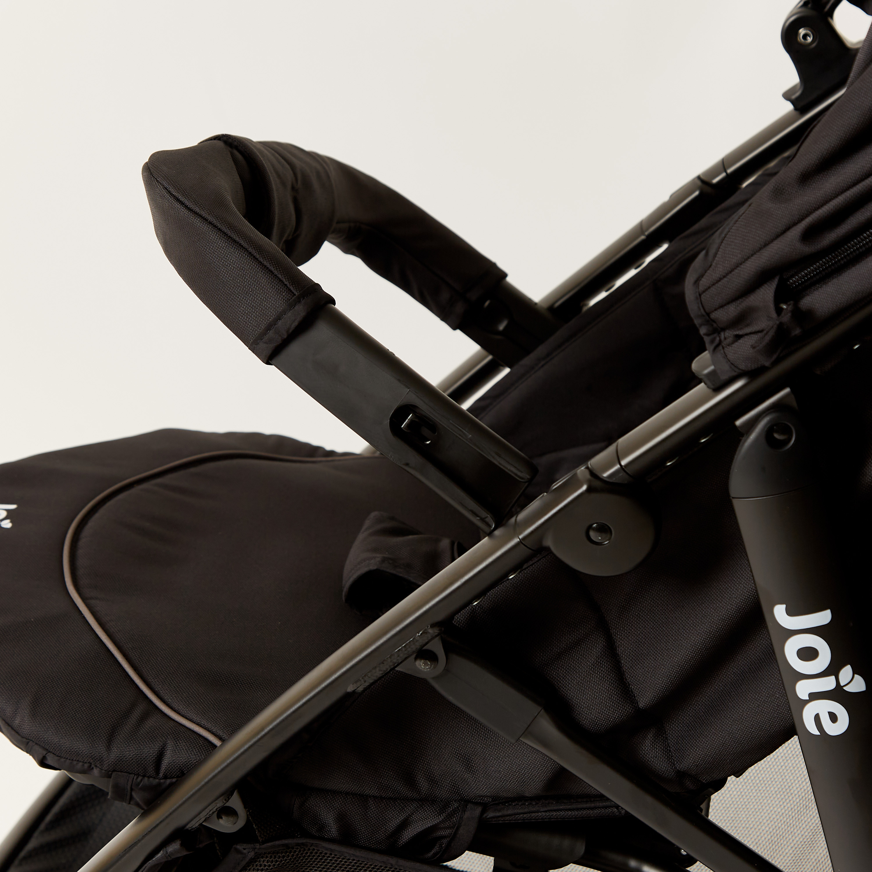 Joie Litetrax 3 Black Travel System with Recliner and Adjustable Seat (Upto 3 years)-baby-gear-strollersandprams-travelsystems-image-5