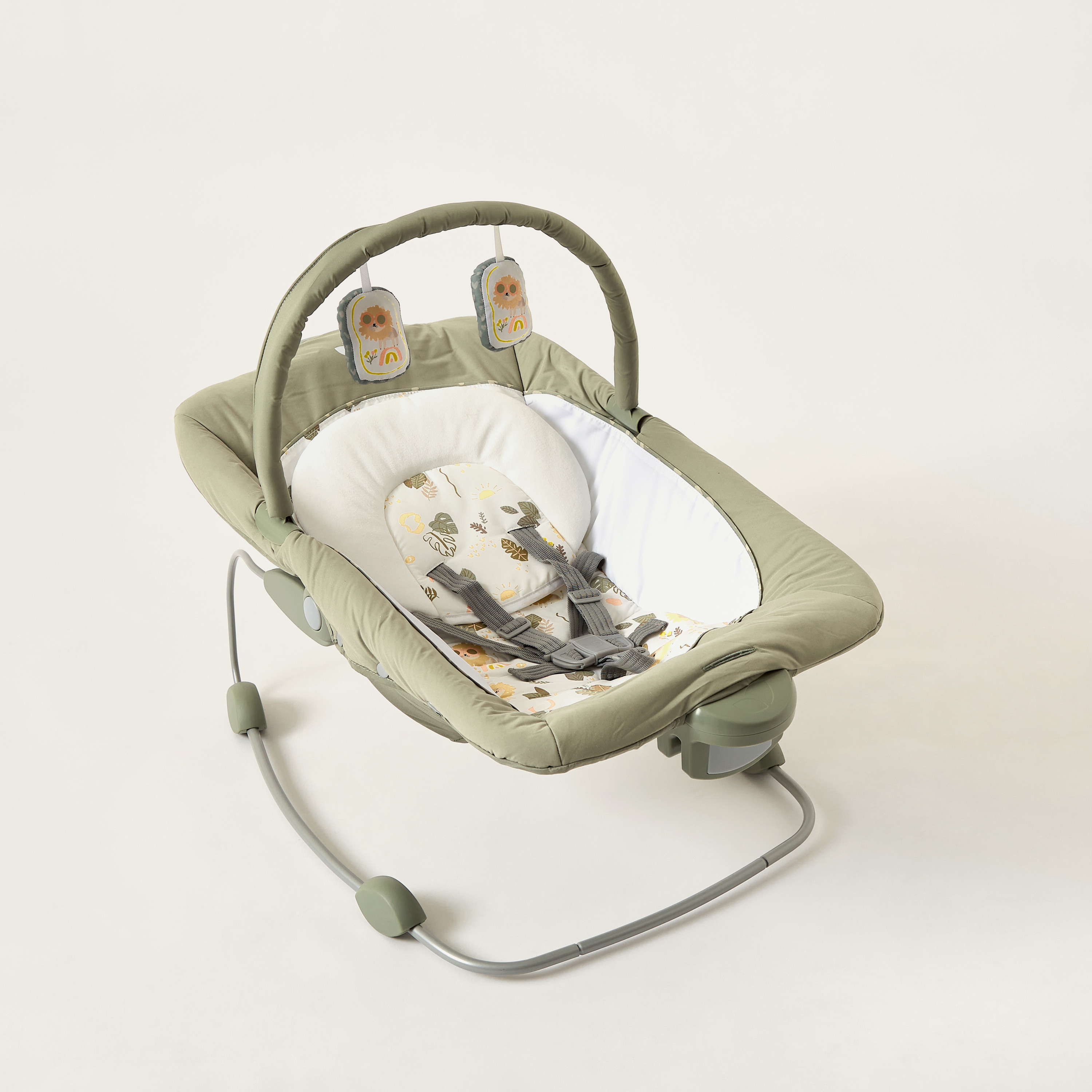 Joie excursion change and bounce 2024 travel cot in the rain