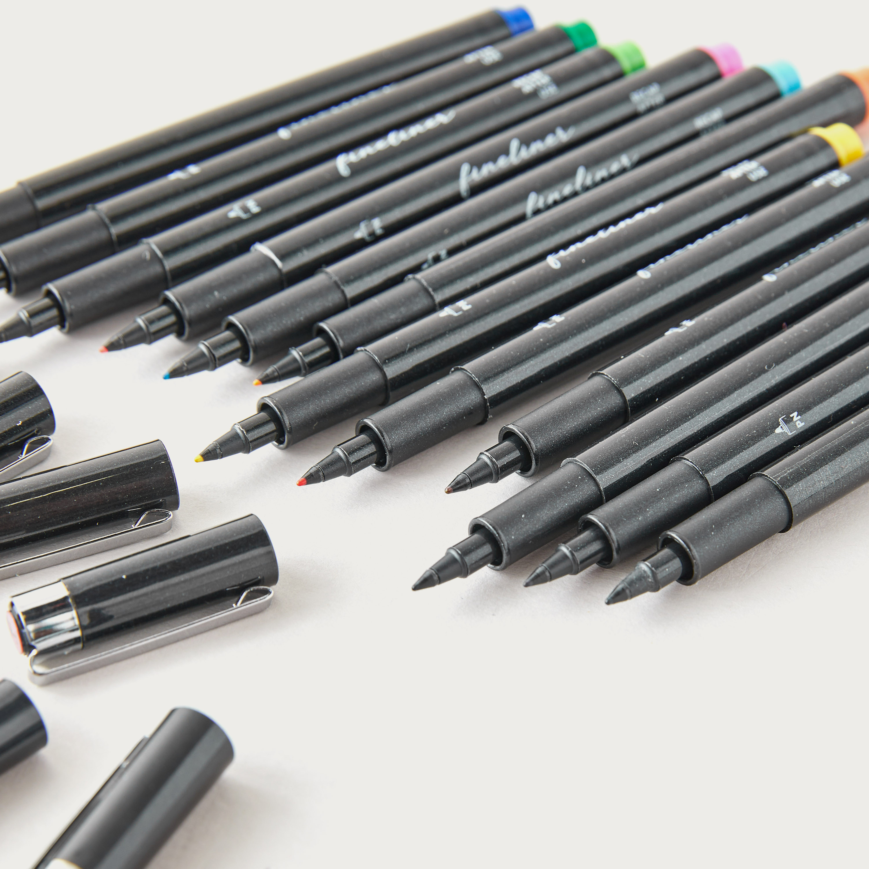 قلم بغطاء من سيلون - طقم من 12 قطعة-school-stationery-pensandpencils-image-4