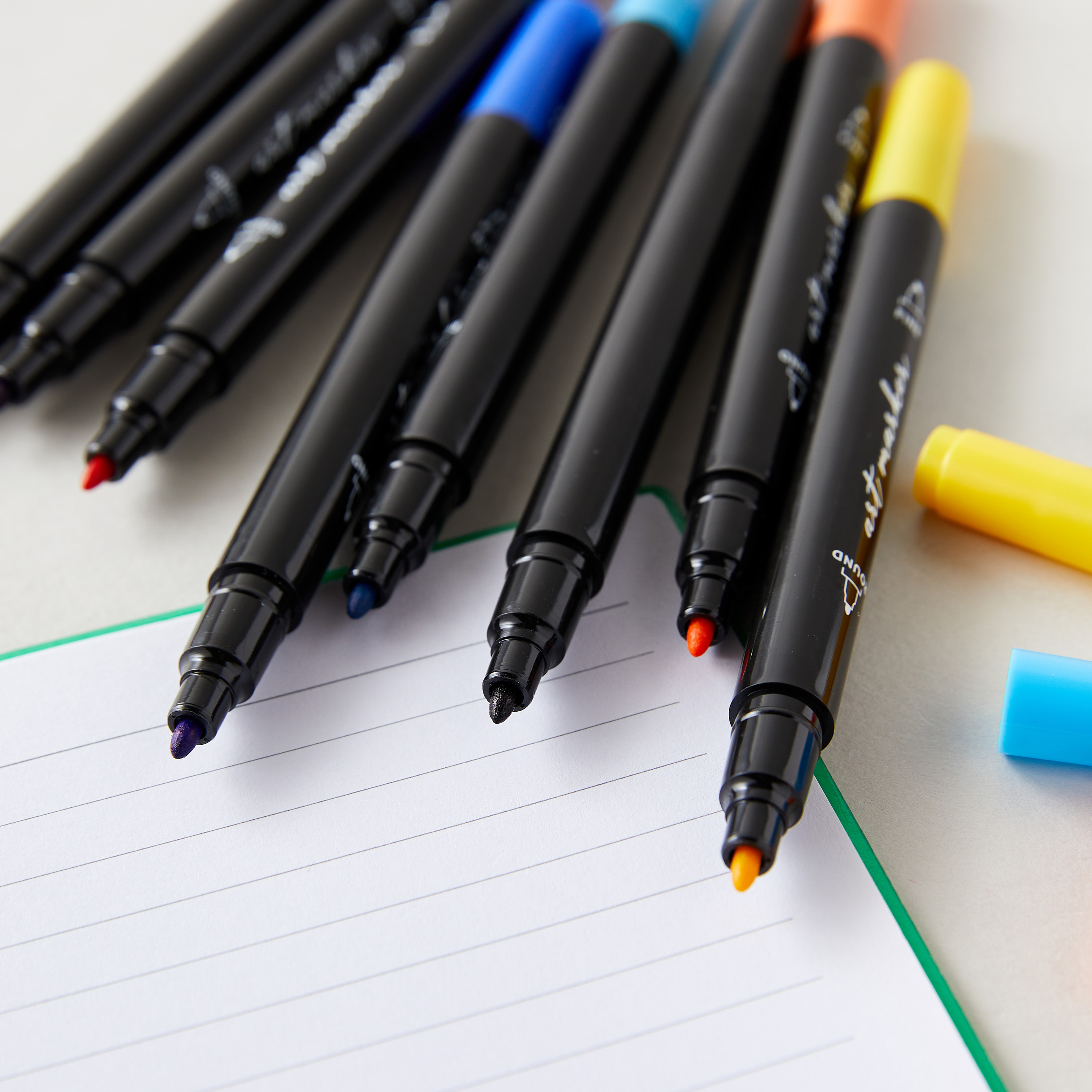 أقلام حبر متنوعة من سيلون - طقم من 18 قطعة-school-stationery-pensandpencils-image-3
