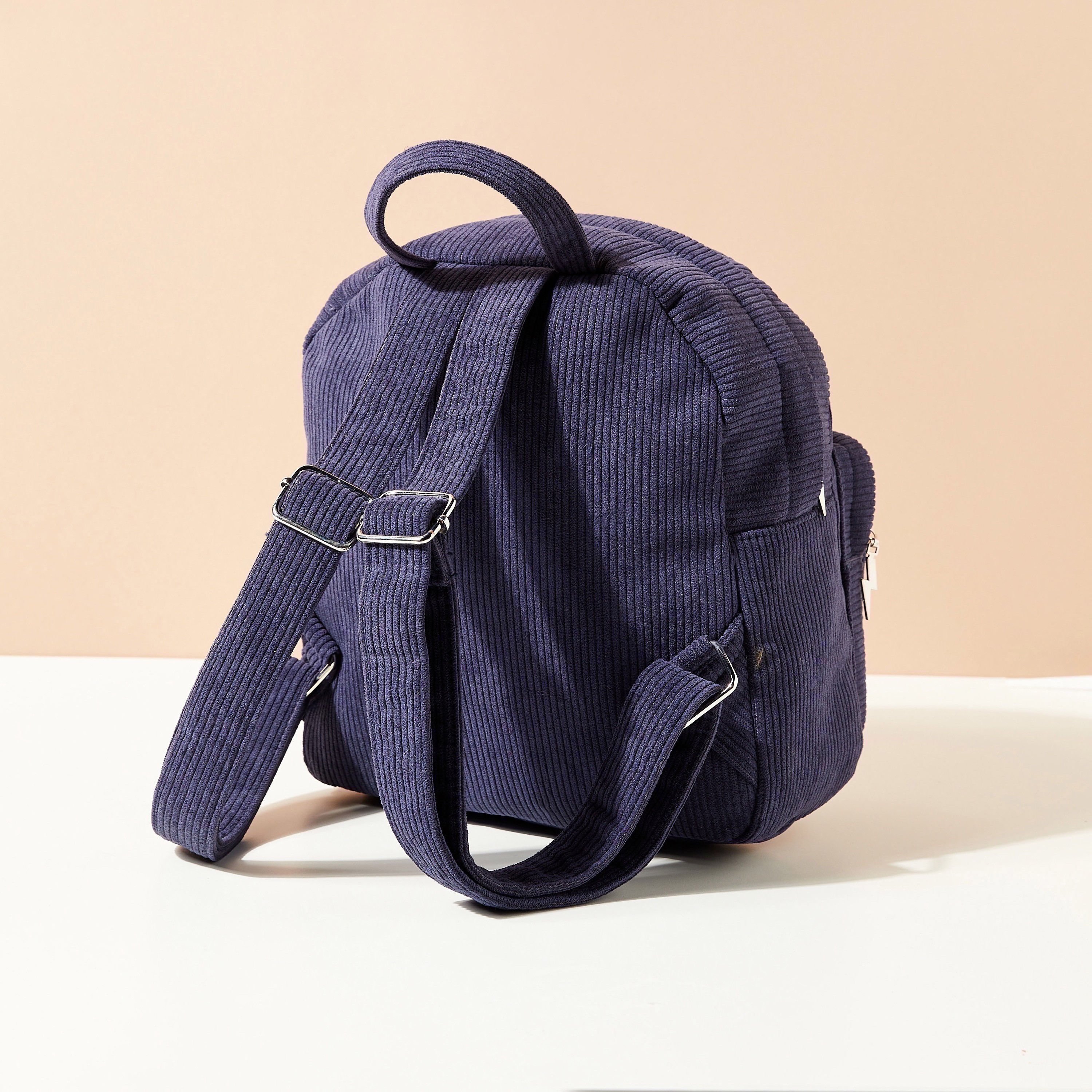 شنطة ظهر بارزة الملمس بسحاب إغلاق من ميستوتس - 26x13x28 سم-women-bagsandwallets-backpacks-image-4