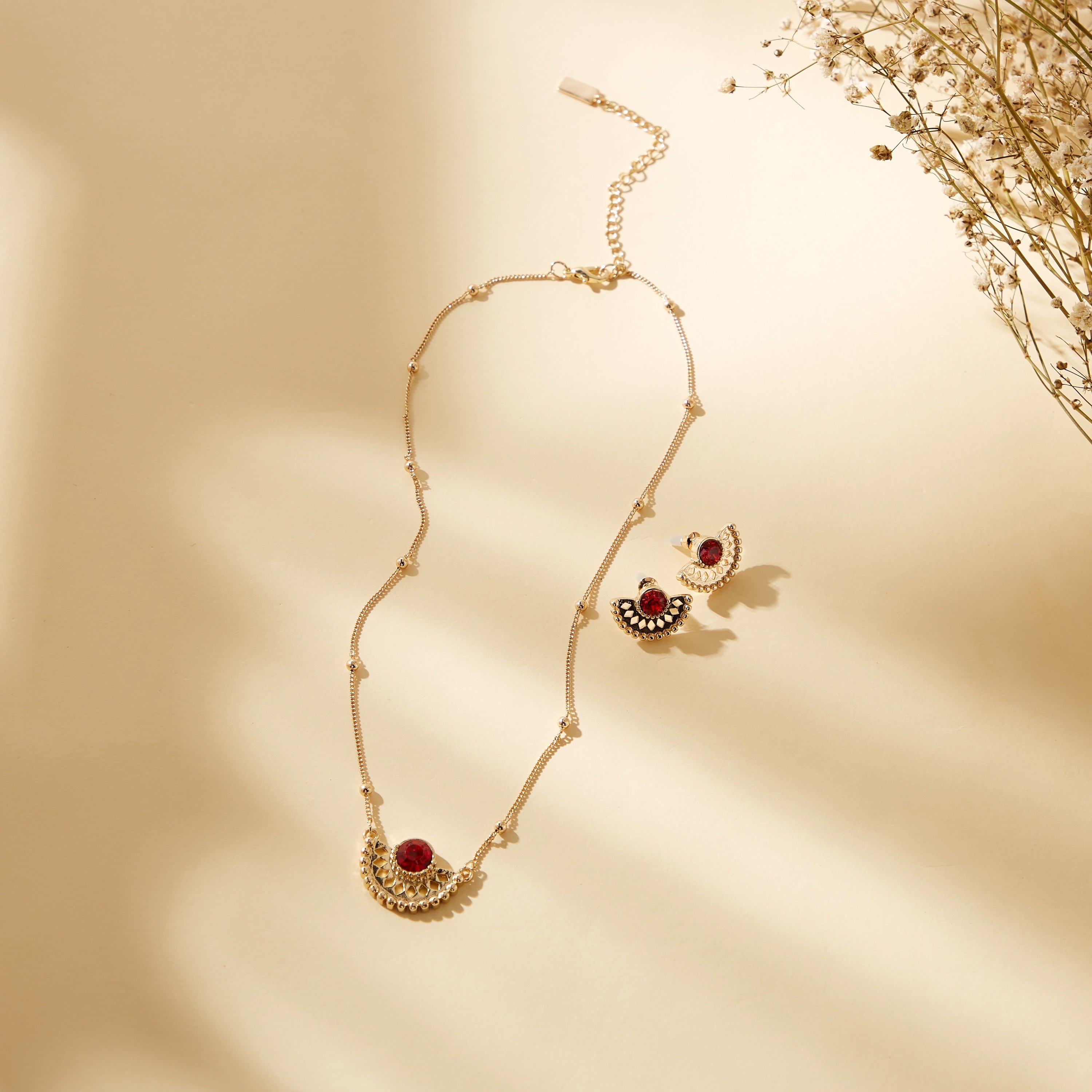 طقم أقراط وقلادة بدلاية مرصعة بالأحجار-women-watchesandjewellery-jewellery-jewellerysets-image-1