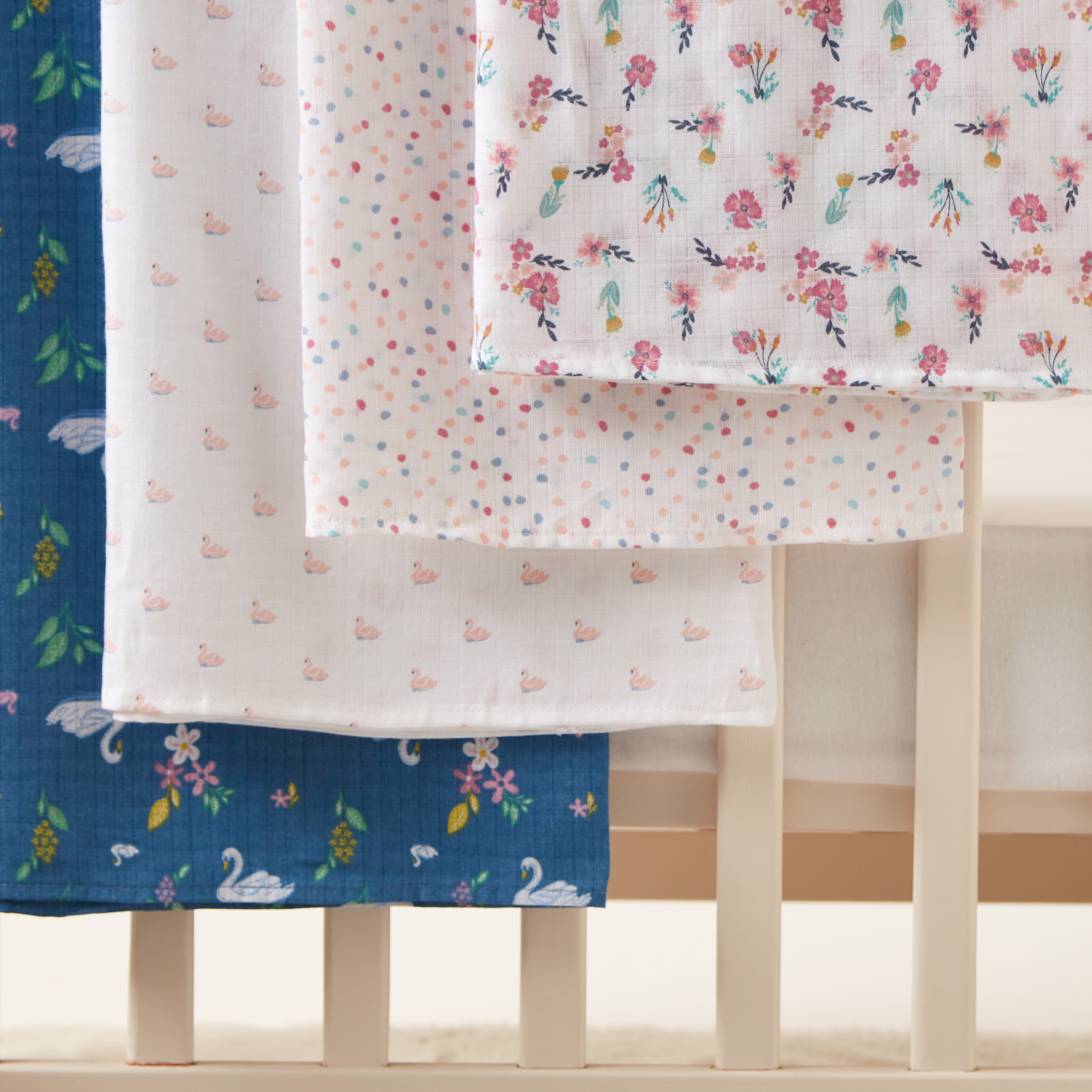 Giggles 4-Piece Printed Swaddle Blanket Set - 120x120 cms-baby-nursery-blanketsandswaddles-swaddlesandsleepingbags-image-2