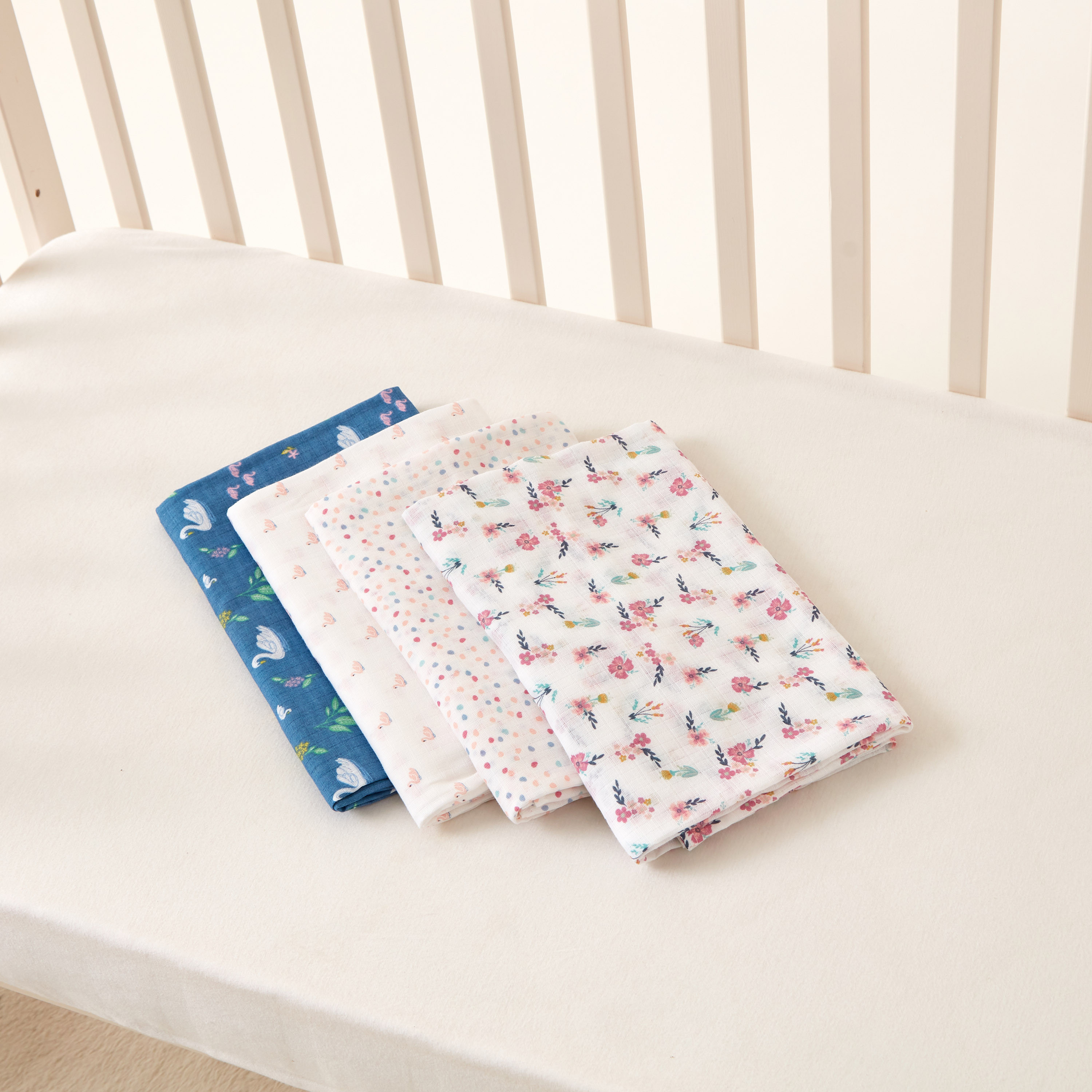 Giggles 4-Piece Printed Swaddle Blanket Set - 120x120 cms-baby-nursery-blanketsandswaddles-swaddlesandsleepingbags-image-4