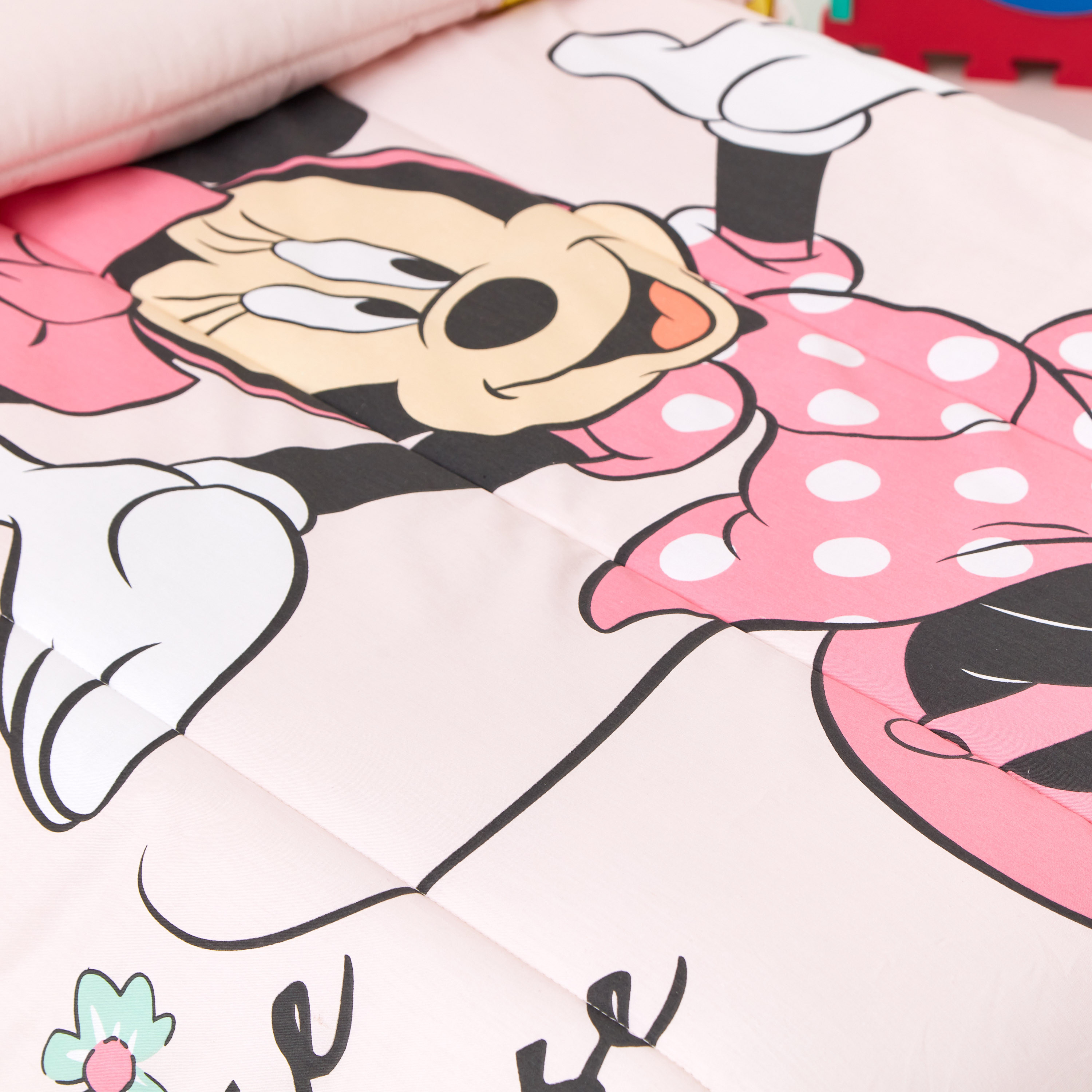 طقم لحاف أطفال 3 قطع بطبعات ميني ماوس من ديزني - 140x180 سم-baby-nursery-toddlerbedding-image-4