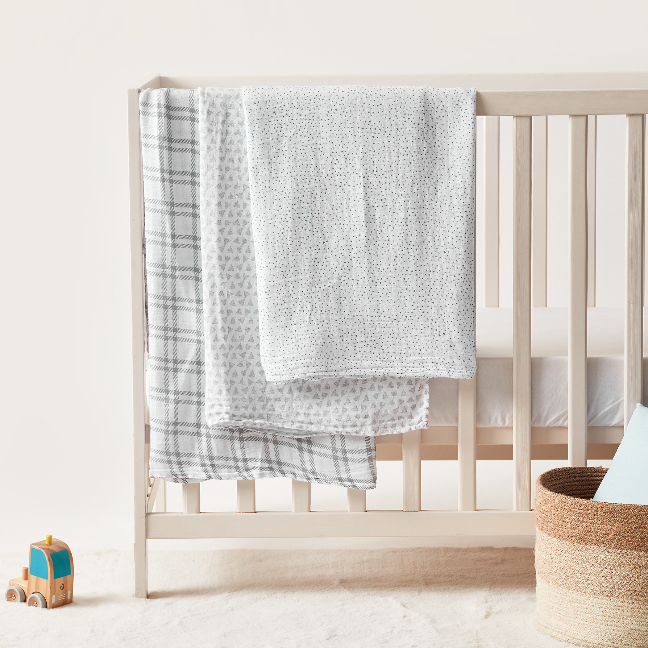 Giggles 3-Piece Printed Swaddle Wrap Set - 100x100 cms-baby-nursery-blanketsandswaddles-swaddlesandsleepingbags-image-1