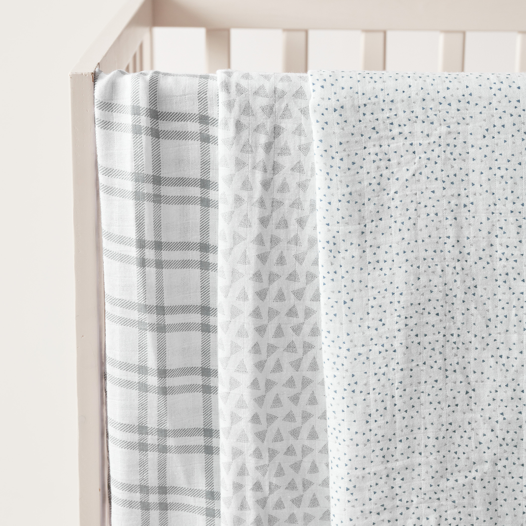 Giggles 3-Piece Printed Swaddle Wrap Set - 100x100 cms-baby-nursery-blanketsandswaddles-swaddlesandsleepingbags-image-2