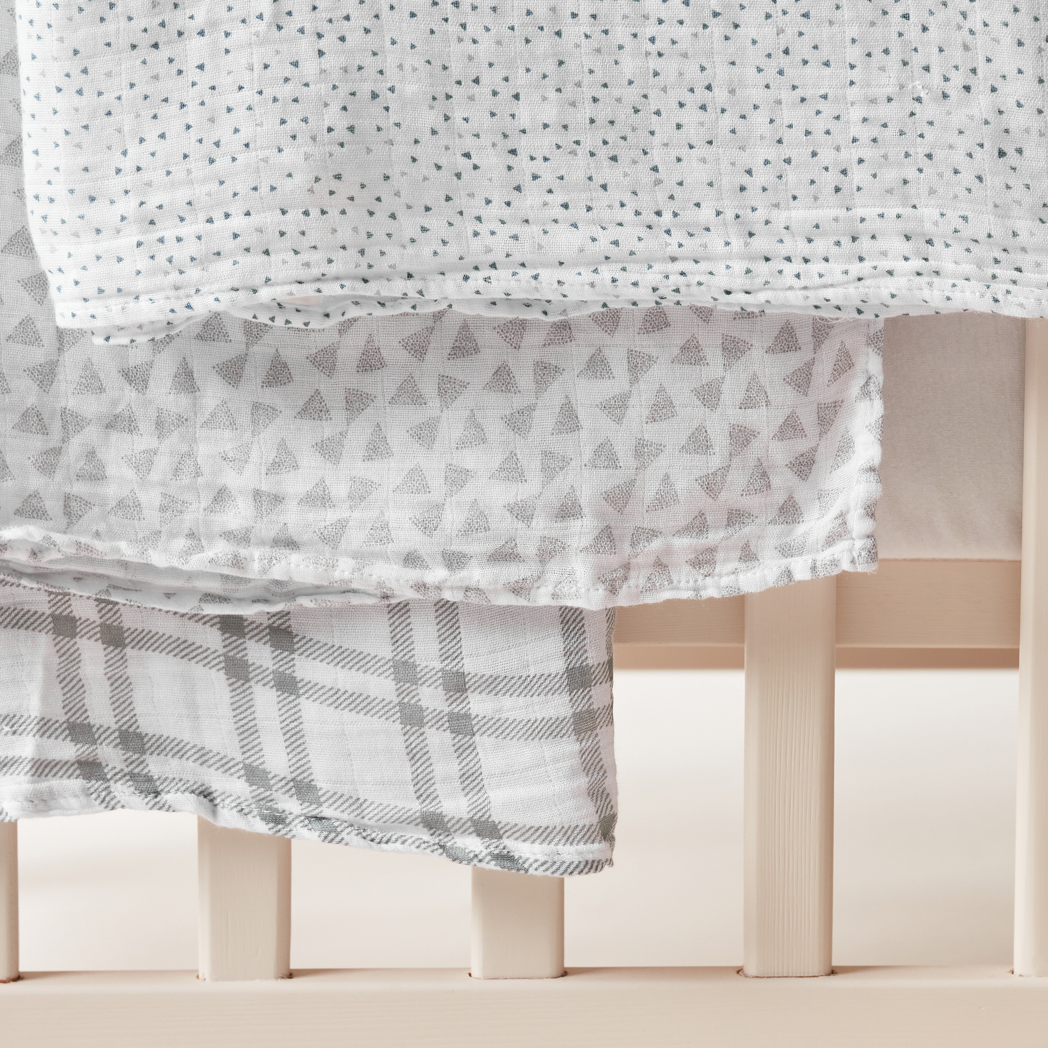 Giggles 3-Piece Printed Swaddle Wrap Set - 100x100 cms-baby-nursery-blanketsandswaddles-swaddlesandsleepingbags-image-3