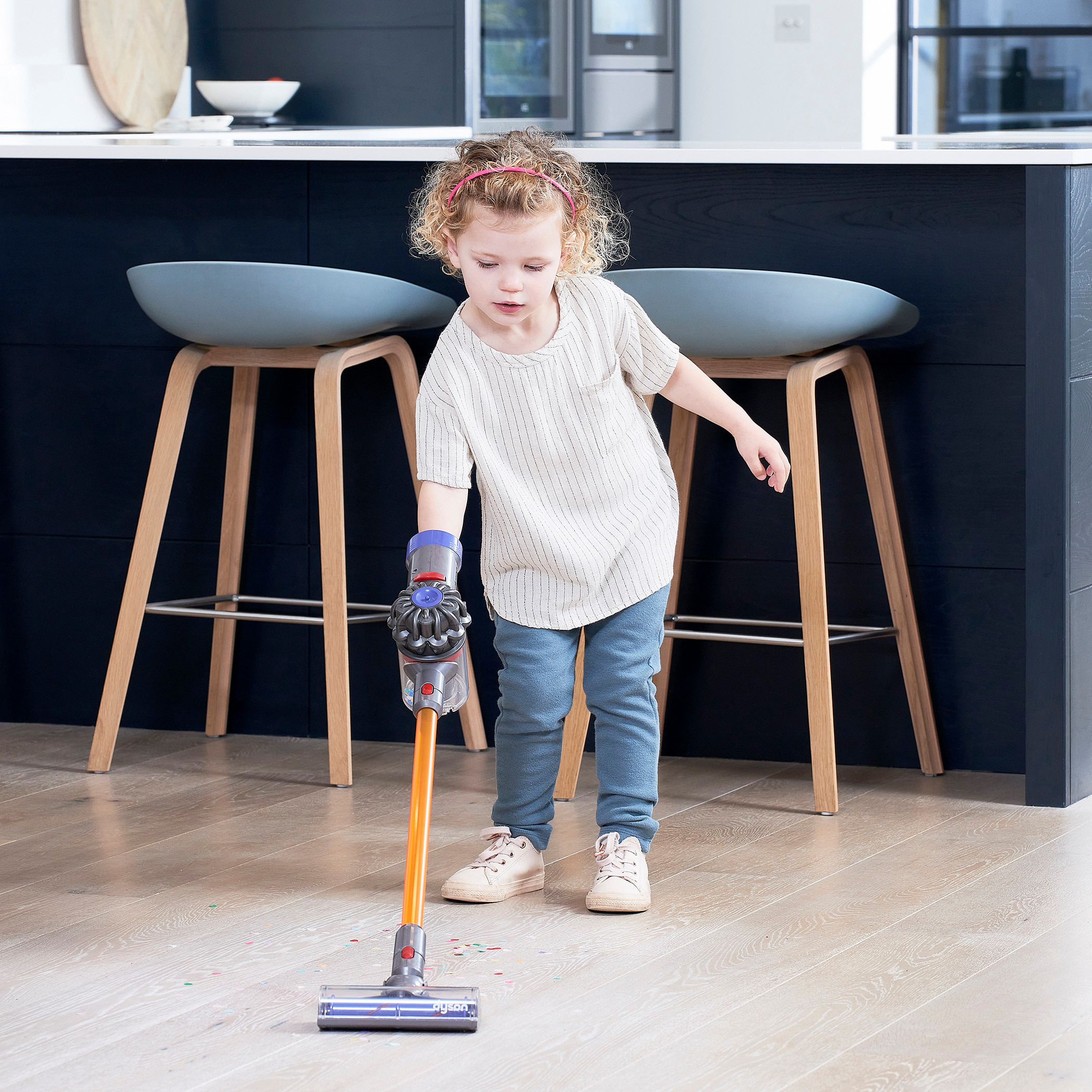 Casdon Dyson Cordless Toy Vacuum Cleaner-toys-dollsandplaysets-dollhouses-image-4