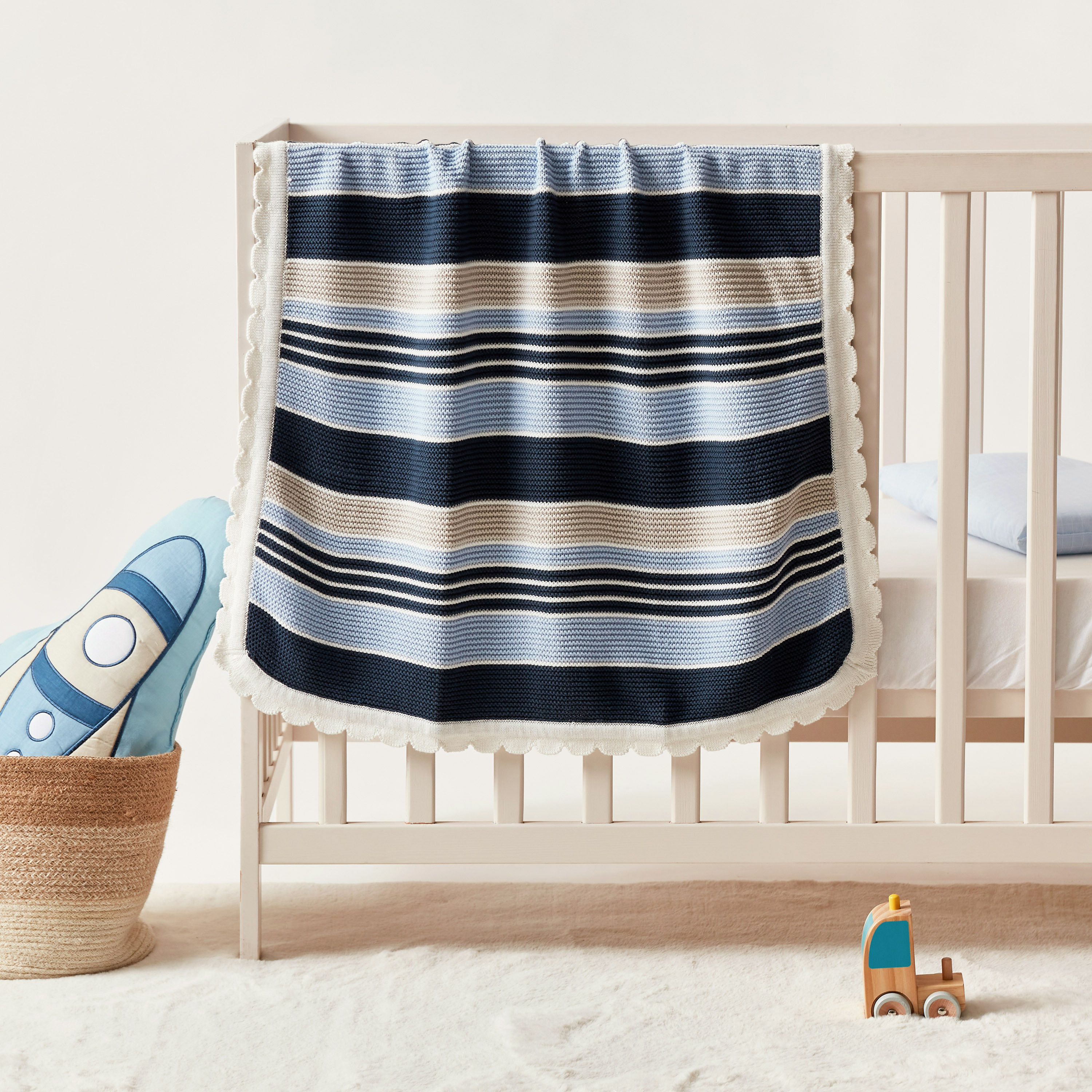 بطانية مخططة من جونيورز - 70x90 سم-baby-nursery-blanketsandswaddles-blanketsandquilts-image-1