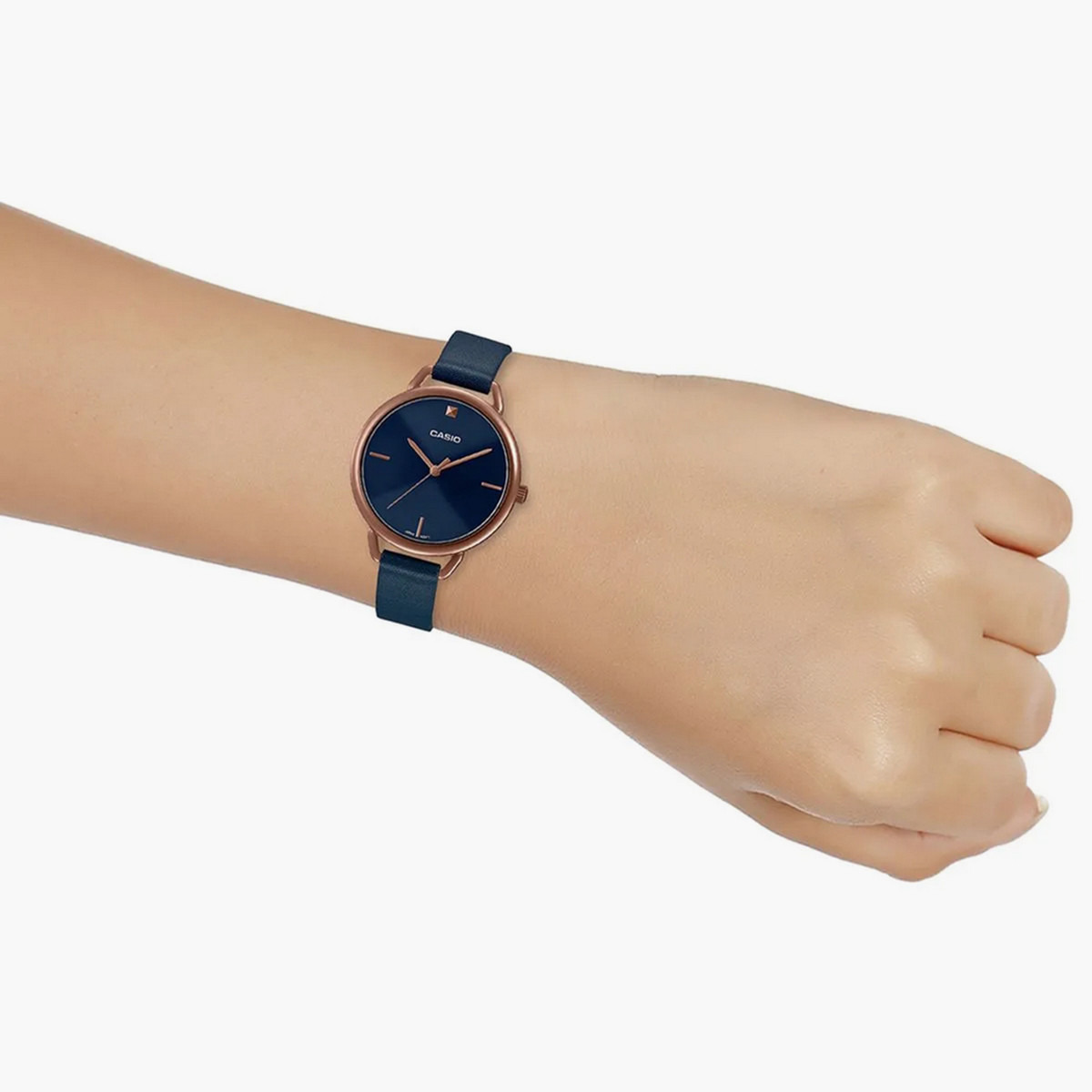 كاسيو ساعة تناظرية للنساء بسوارجلدي كحلي- LTP-E415RL-2CDF-women-watchesandjewellery-watches-image-5