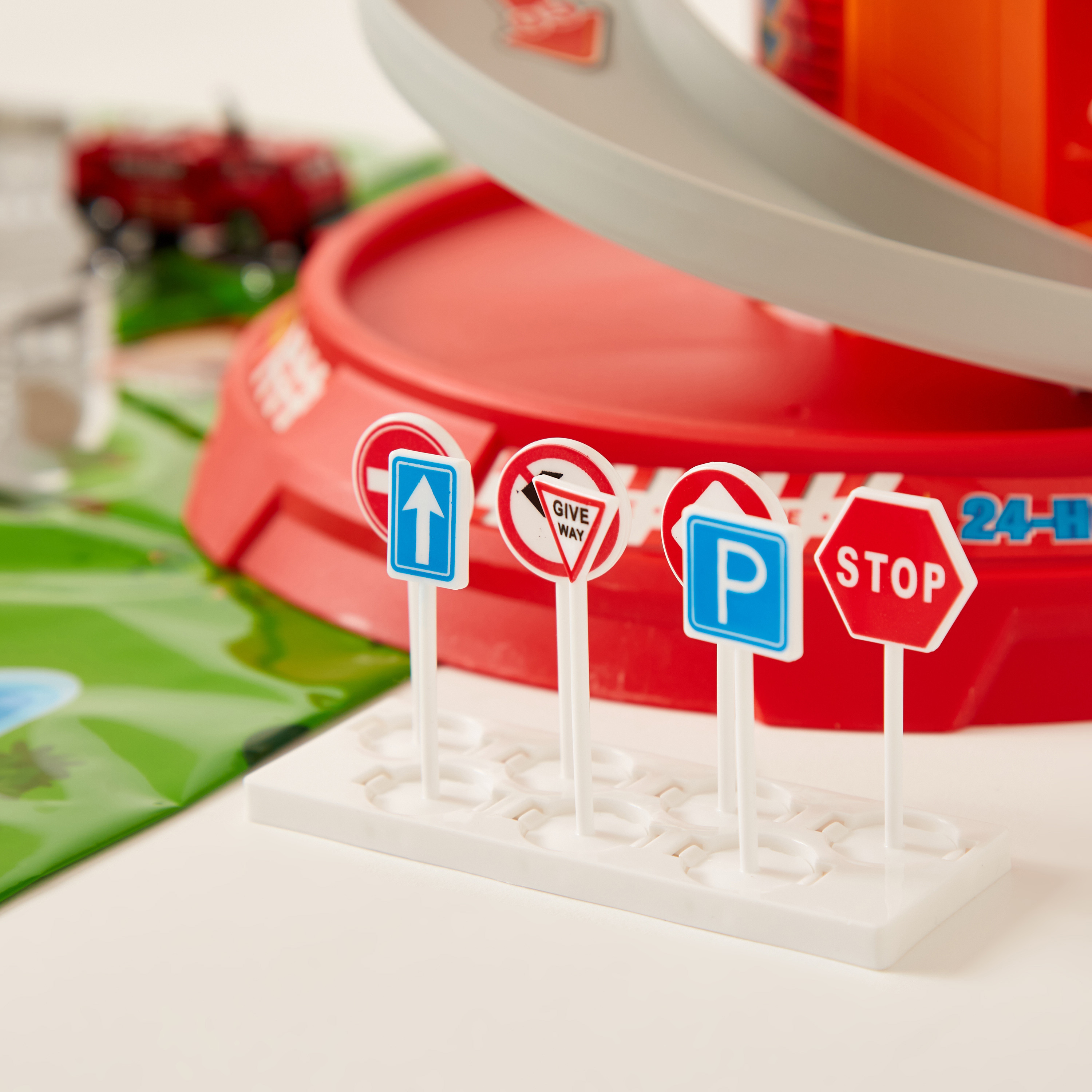 Xiao Bai Cai 26-Piece Circulation Garage Parking Lot Fire Playset-toys-playvehicles-vehicleplaysets-image-5