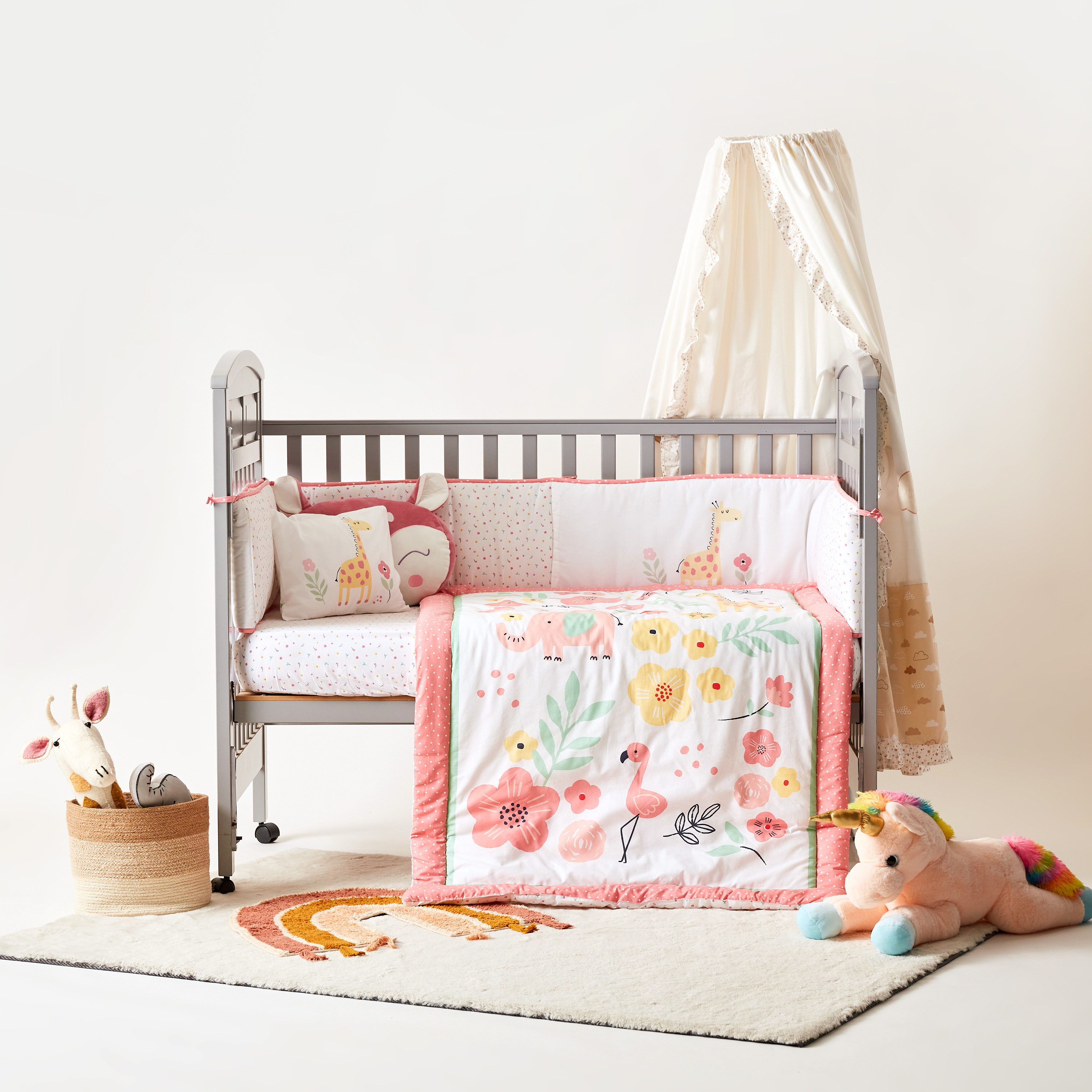 Bassinet comforter shop set