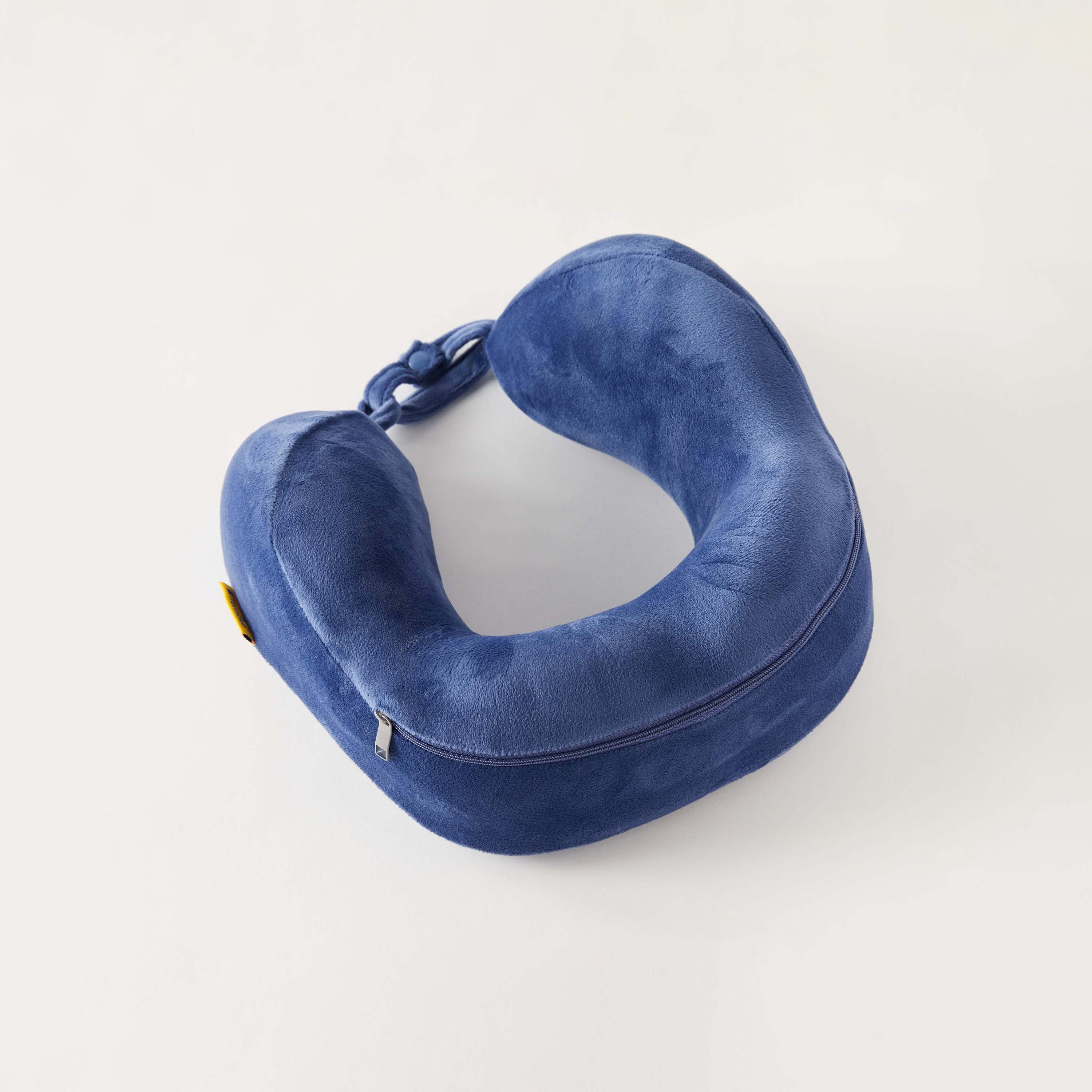 وسادة رقبة سادة بقبعة من فايندز-travel-pillows-image-2