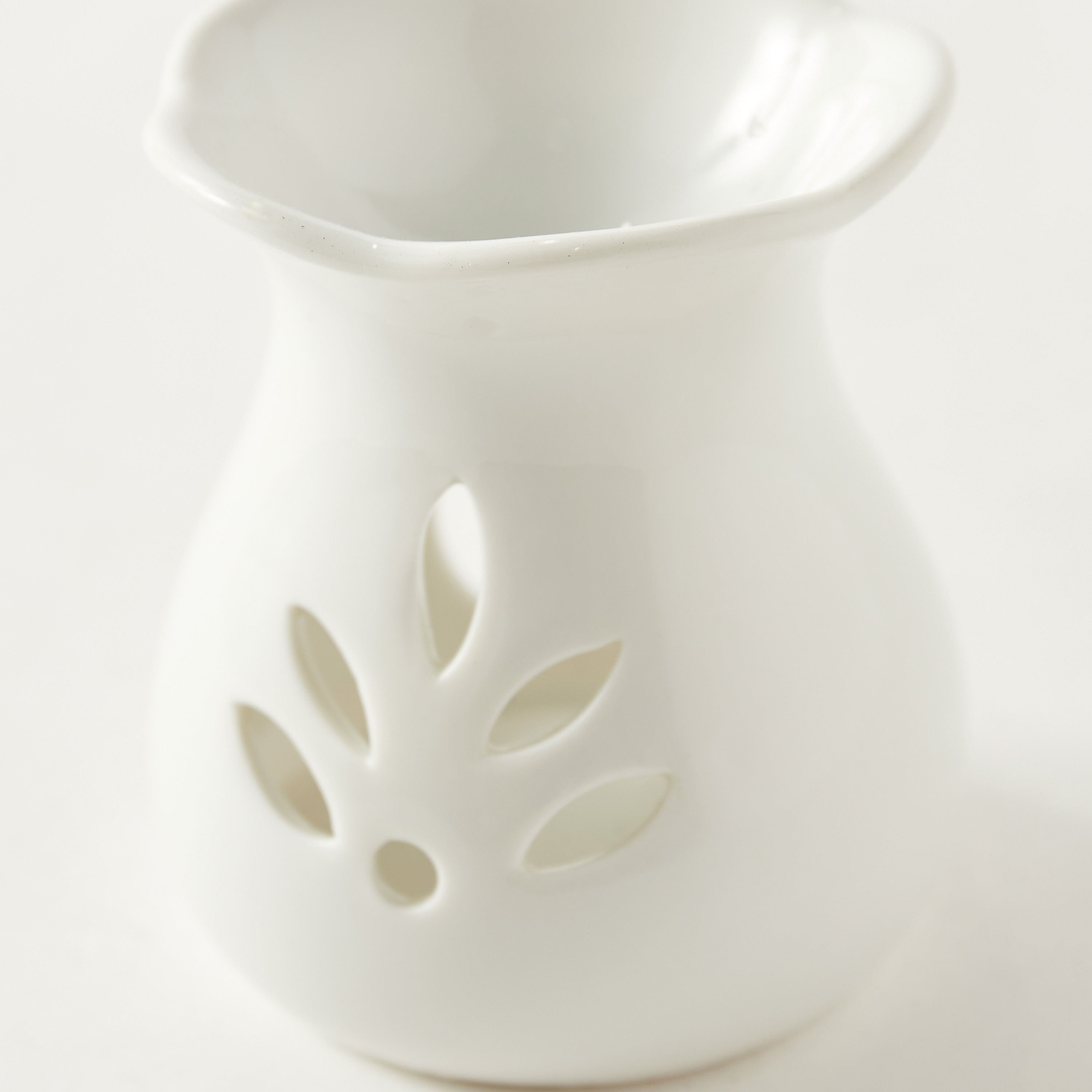 Essentials FLOWER VASE OIL BURNER - WHITE-household-homefragrance-burners-image-4