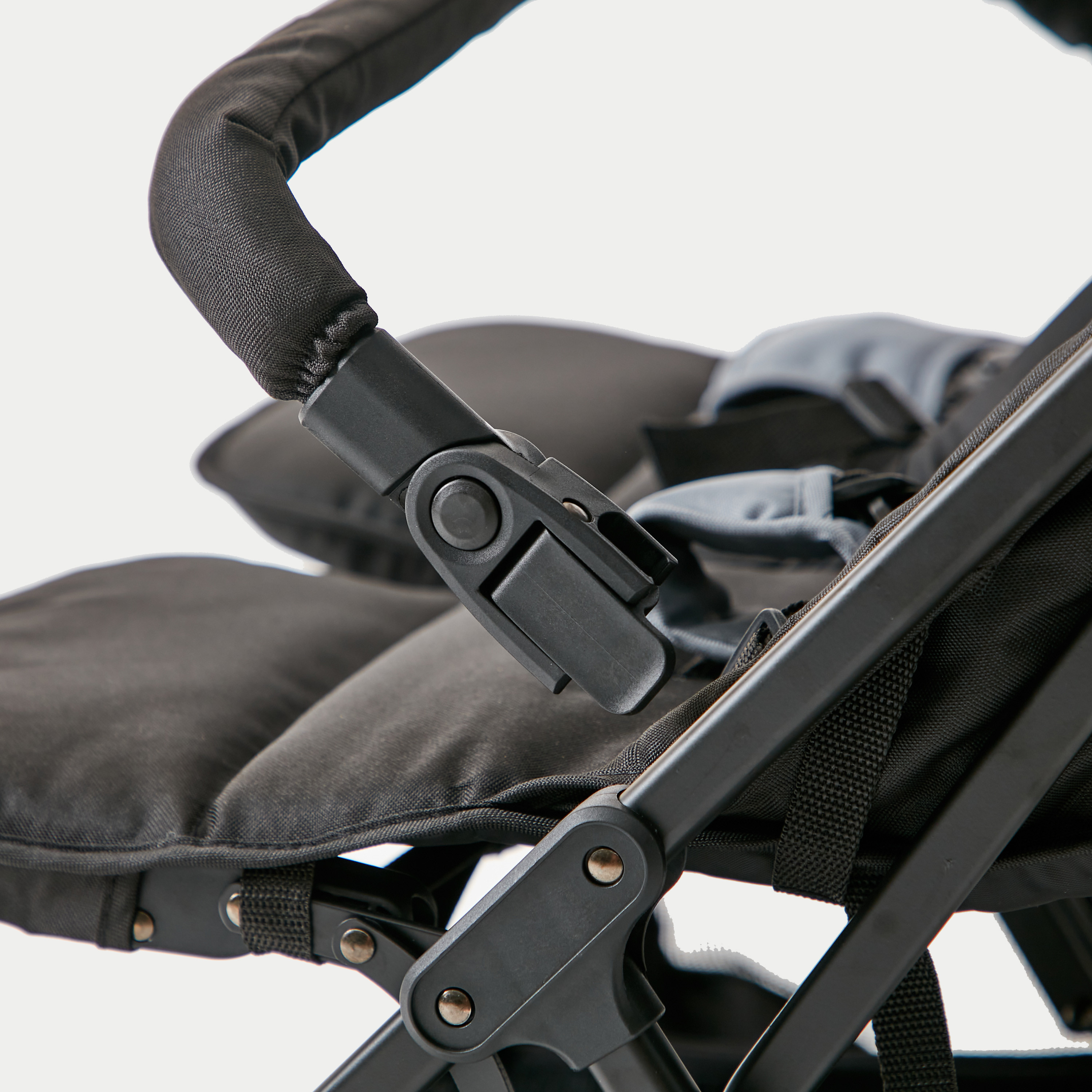 عربة أطفال توين لايت بنظام طي بزر ضغط وإطار فولاذ وقفل للعجلات من جونيورز -baby-gear-strollersandprams-strollers-image-4