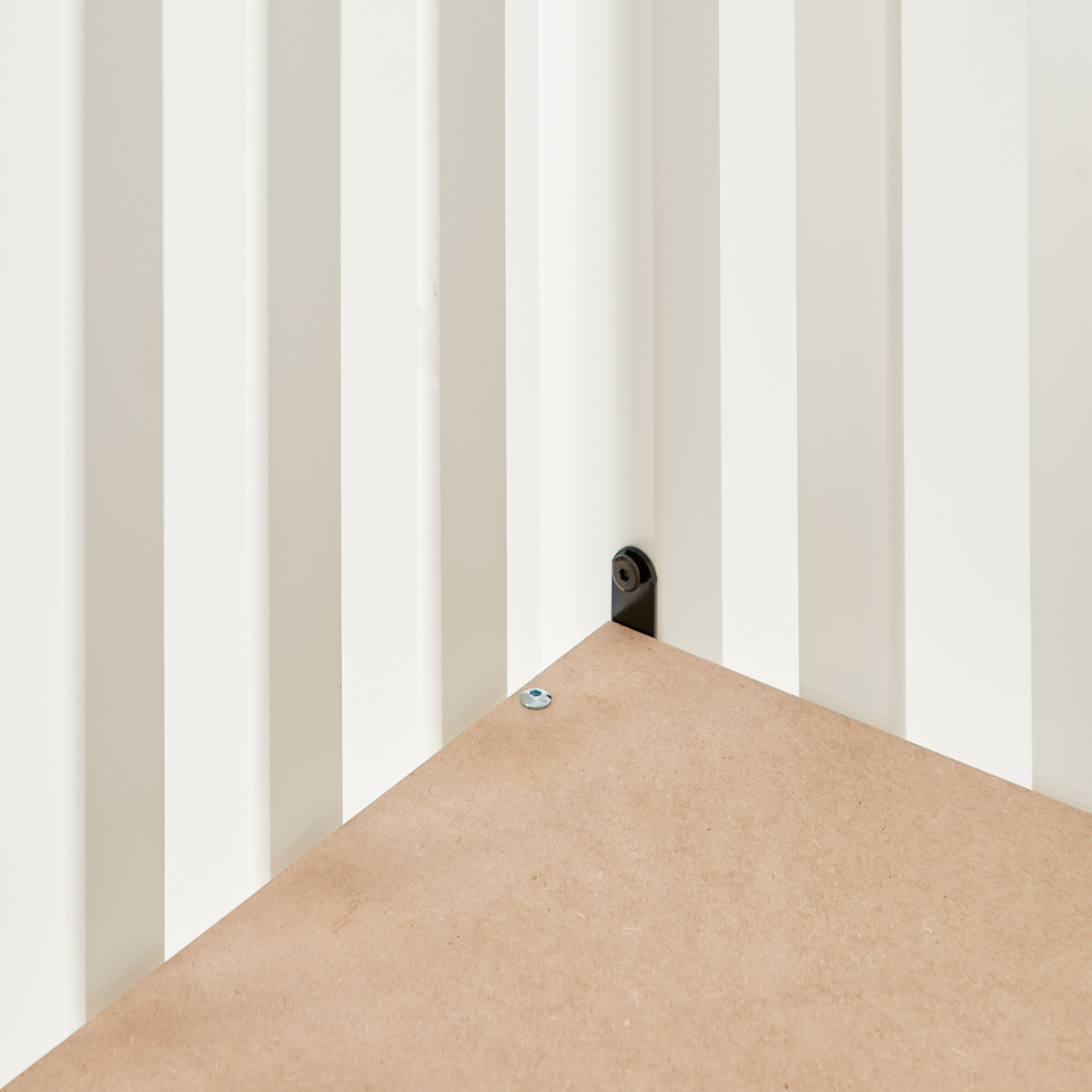 سرير أريا من جونيورز-baby-nursery-furniture-cribsandbeds-babycribs-image-1