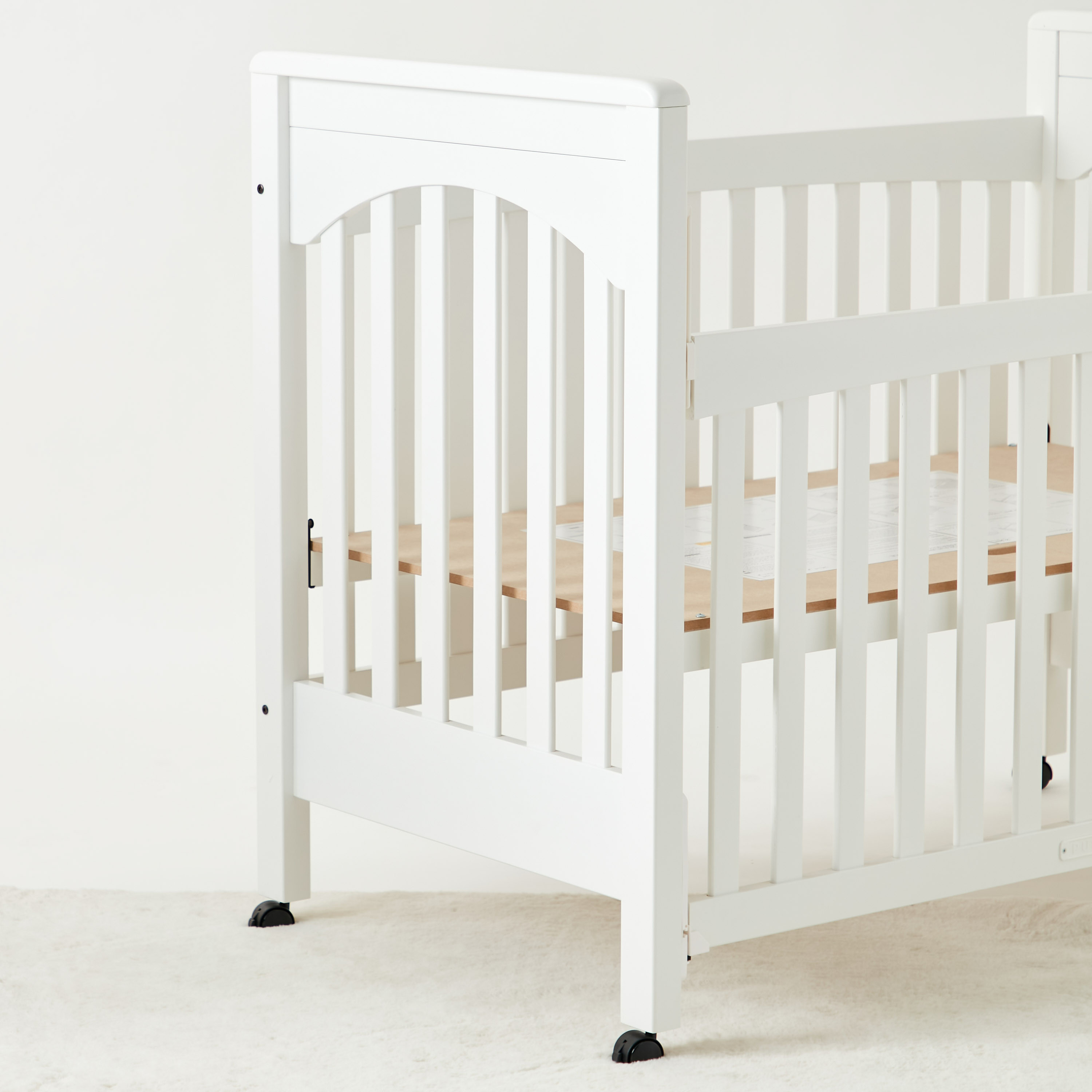 Juniors Arya Crib with Adjustable Height and Side Rails (Up to 3 years)-baby-nursery-furniture-cribsandbeds-babycribs-image-12