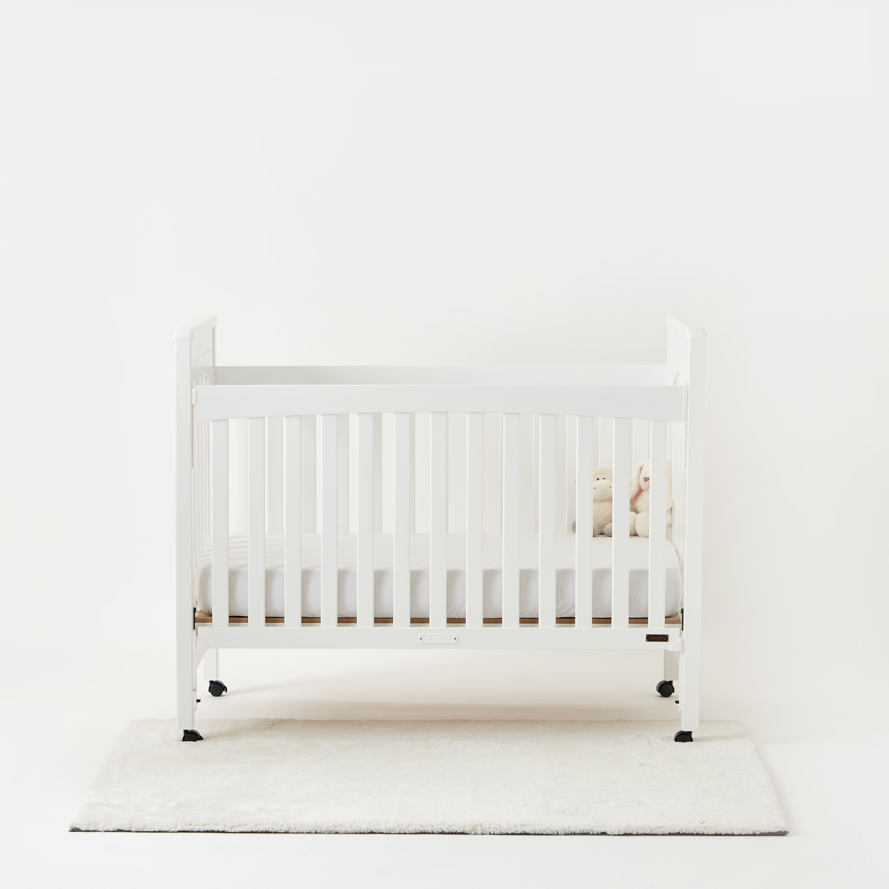 سرير أريا من جونيورز-baby-nursery-furniture-cribsandbeds-babycribs-image-8