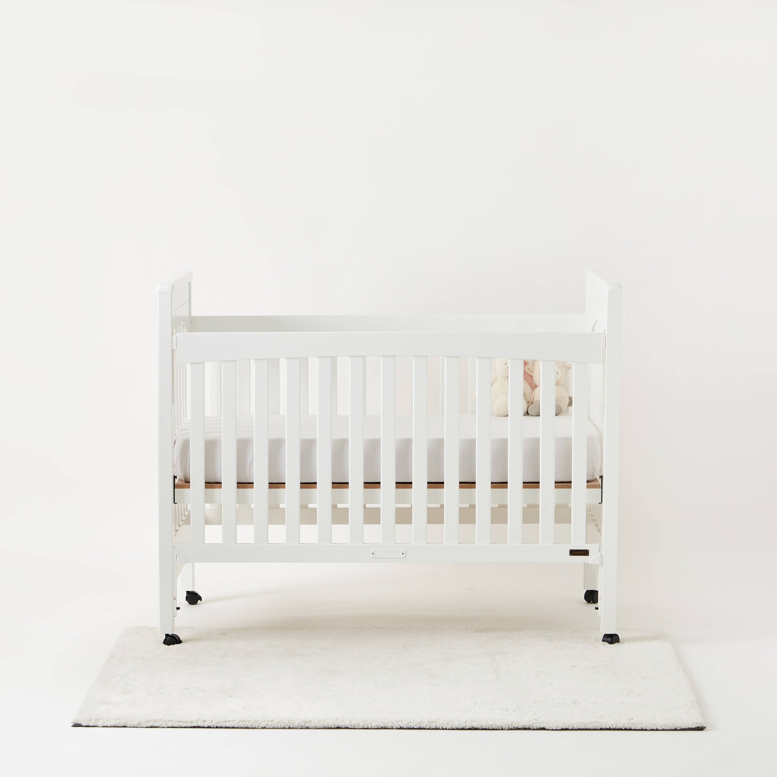 سرير أريا من جونيورز-baby-nursery-furniture-cribsandbeds-babycribs-image-6