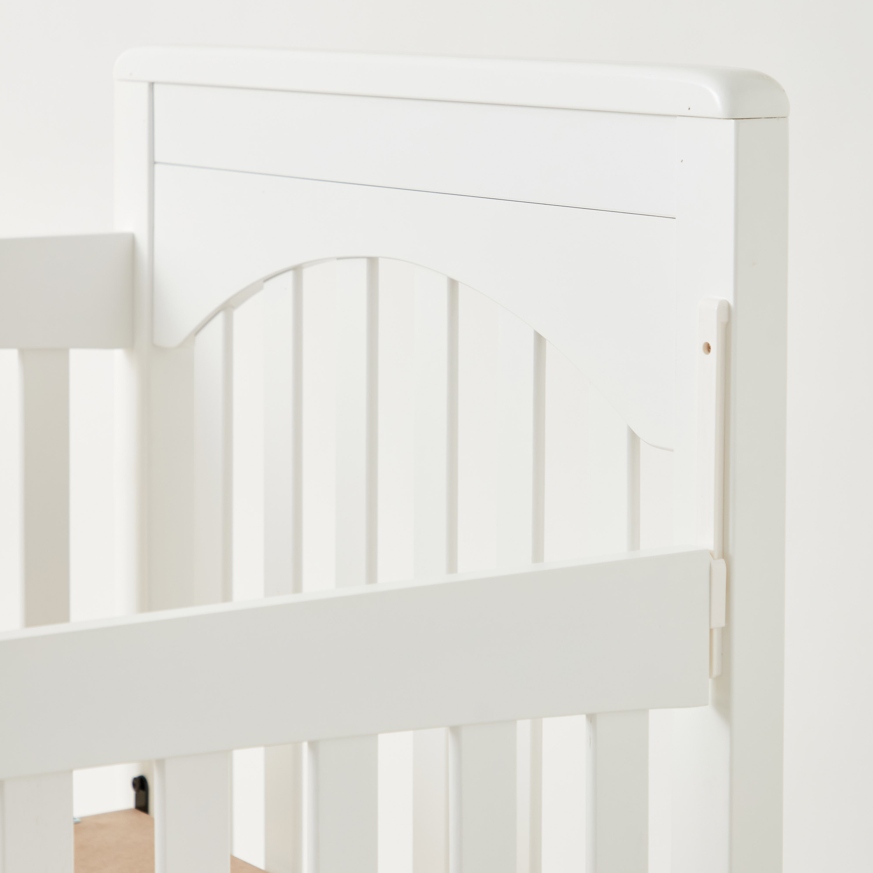 سرير أريا من جونيورز-baby-nursery-furniture-cribsandbeds-babycribs-image-4