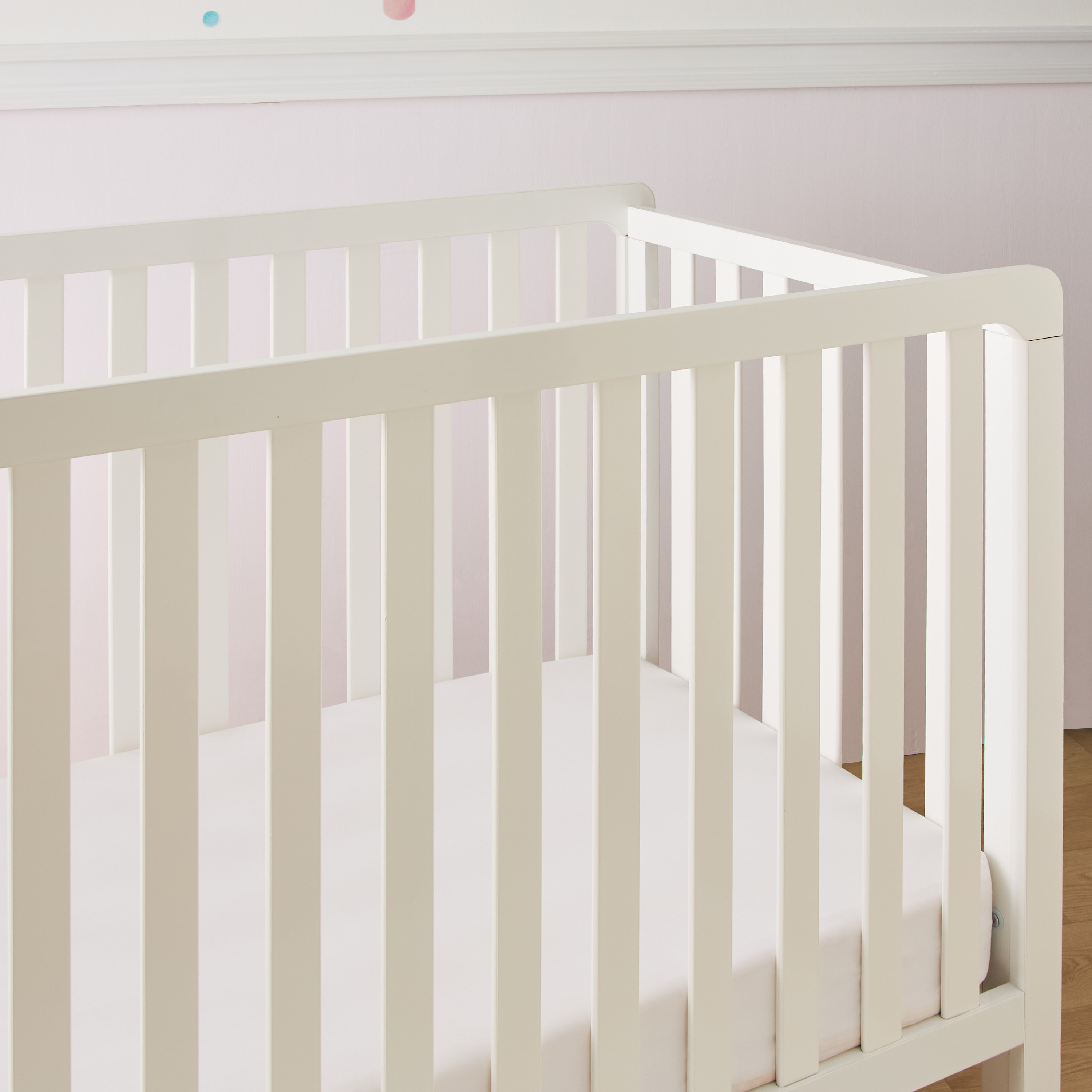 سرير أطفال سوليد مابل من جونيورز-baby-nursery-furniture-cribsandbeds-babycribs-image-3