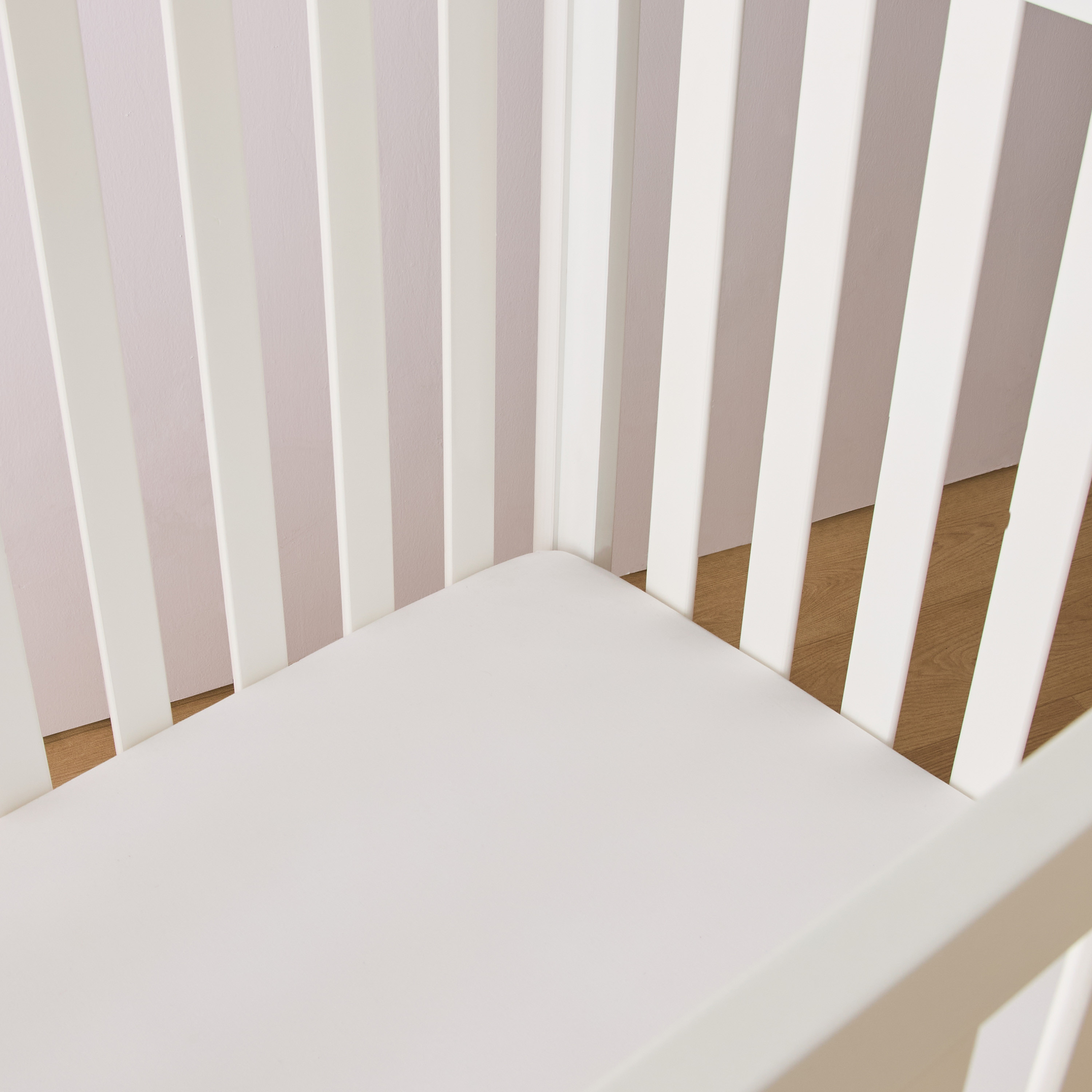 سرير أطفال سوليد مابل من جونيورز-baby-nursery-furniture-cribsandbeds-babycribs-image-2