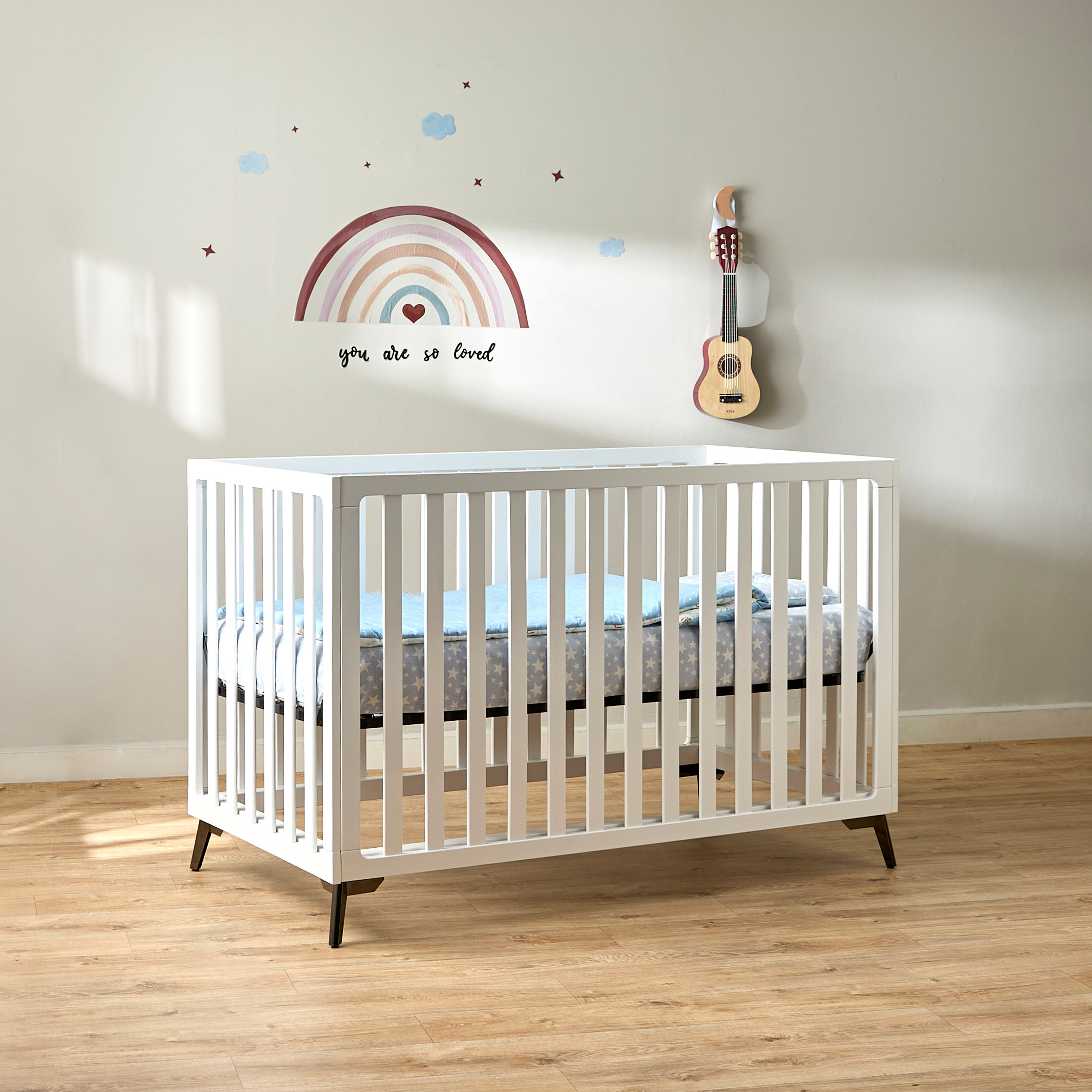 Juniors Austin Crib with Convertible Design and Adjustable Height (Up to 5 years)-baby-nursery-furniture-cribsandbeds-babycribs-image-4