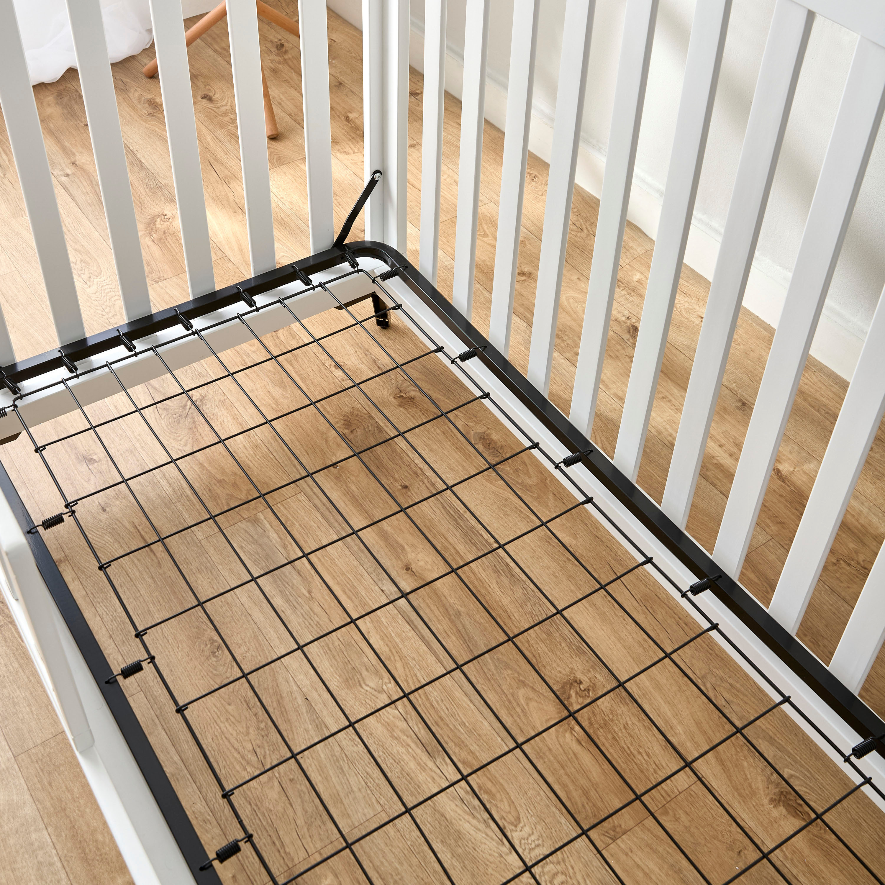 Juniors Austin Crib with Convertible Design and Adjustable Height (Up to 5 years)-baby-nursery-furniture-cribsandbeds-babycribs-image-8