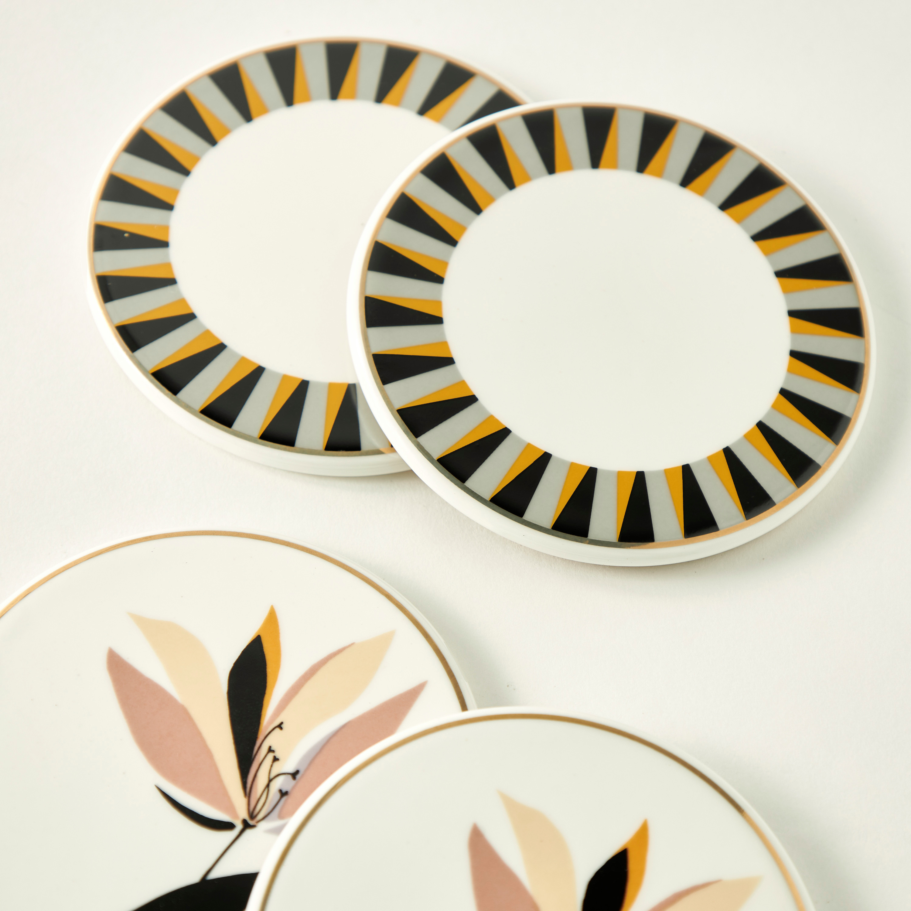قواعد أكواب من الخزف الصيني بظهر فلين وطبعات- مجموعة من 4-household-dining-teaandcoffee-teaandcoffeeaccessories-image-4