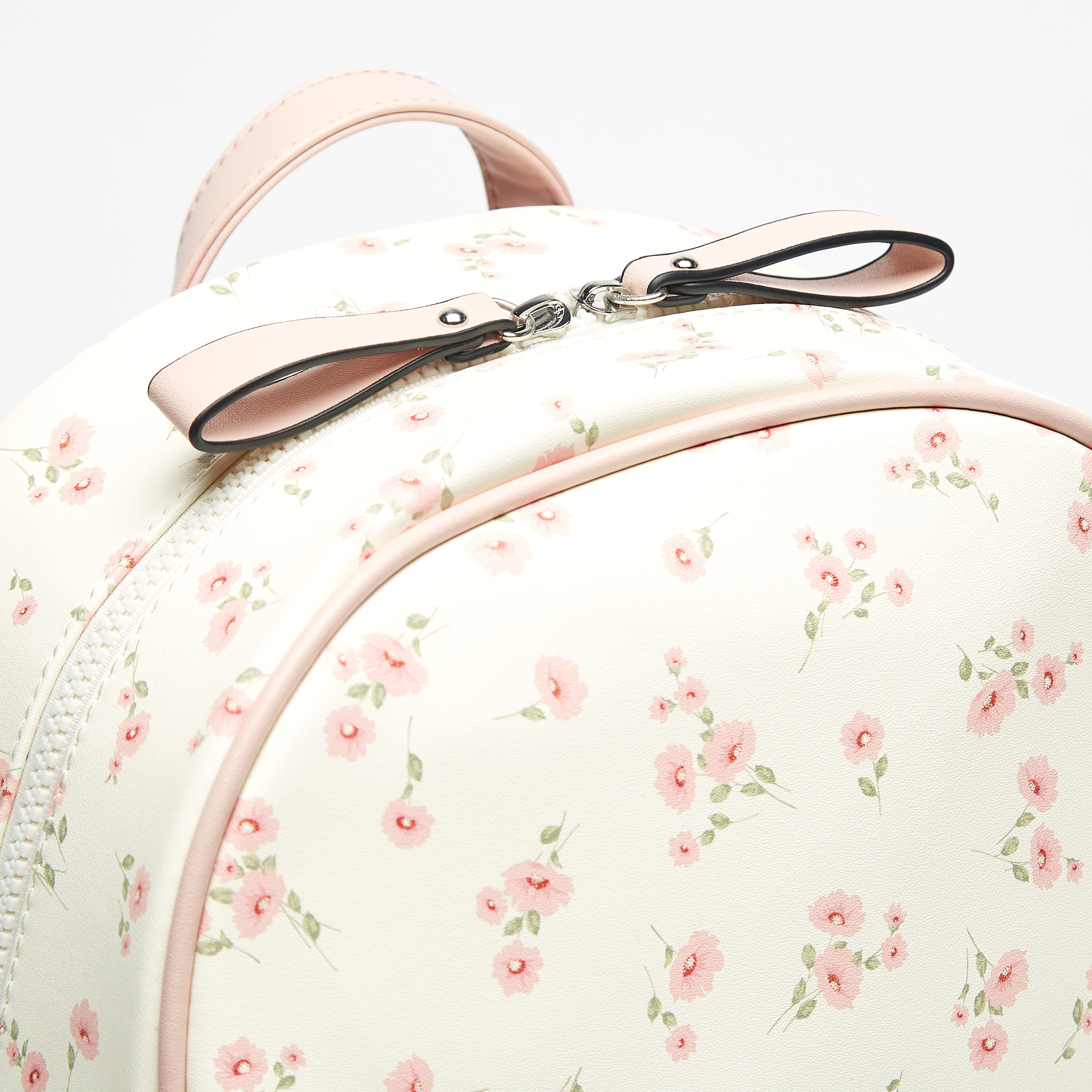 طقم شنطة ظهر قطعتين بطبعات من ميسي-women-bagsandwallets-backpacks-image-6