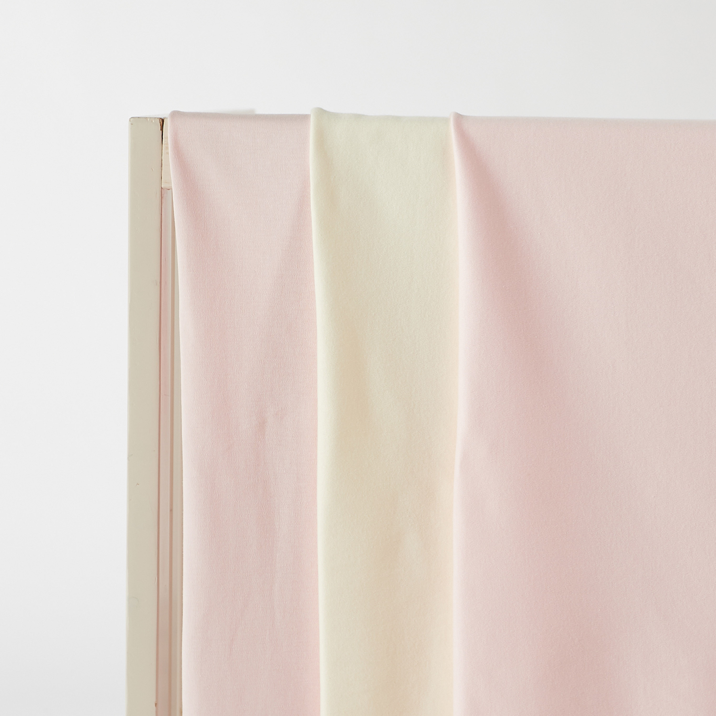 بطانية سادة لحديثي الولادة من جونيورز - طقم من 3 قطع-baby-nursery-blanketsandswaddles-receivingblankets-image-3