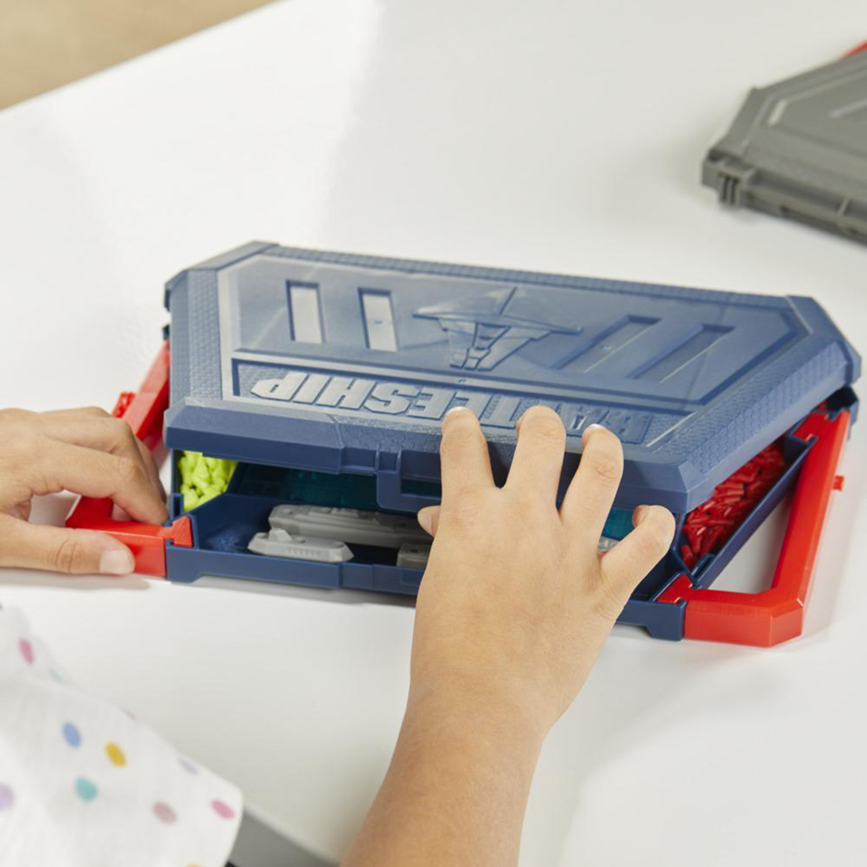 مجموعة لعب سفينة حربية لوحية من هاسبرو-toys-indoortoys-boardgames-image-9