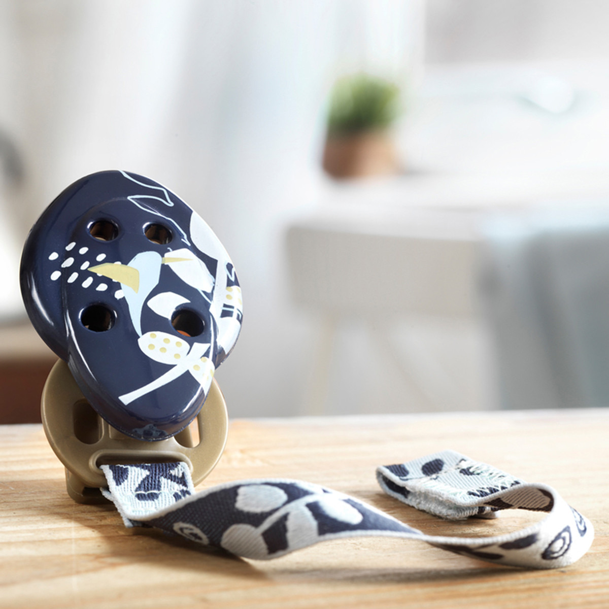 طقم حوامل لهايّات قطعتين بطبعات من تومي تيبي-baby-feeding-pacifiers-image-7