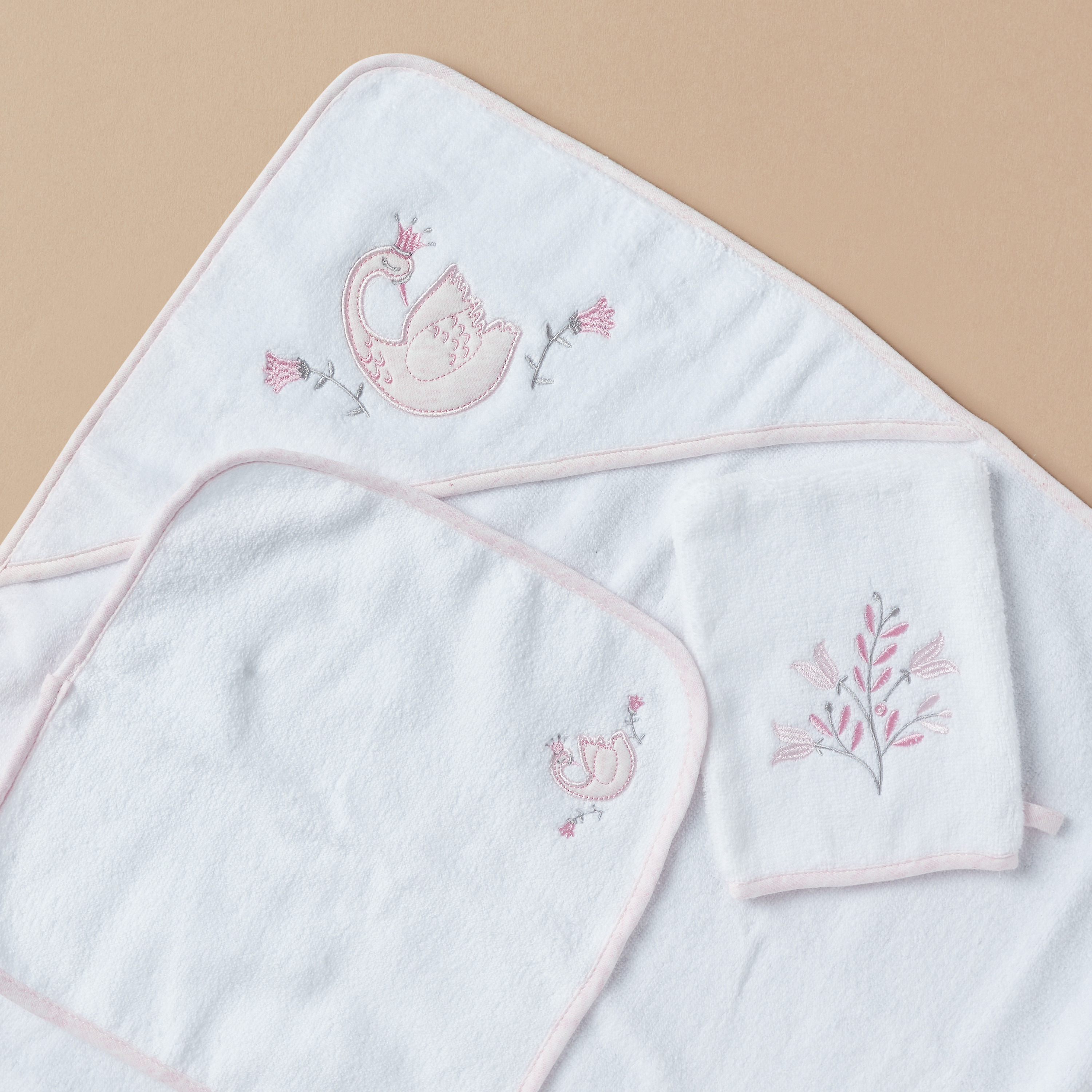 Giggles Swan Applique Hooded Bathrobe with Hooded Towel and Washcloth-baby-bathandcare-towels-image-5