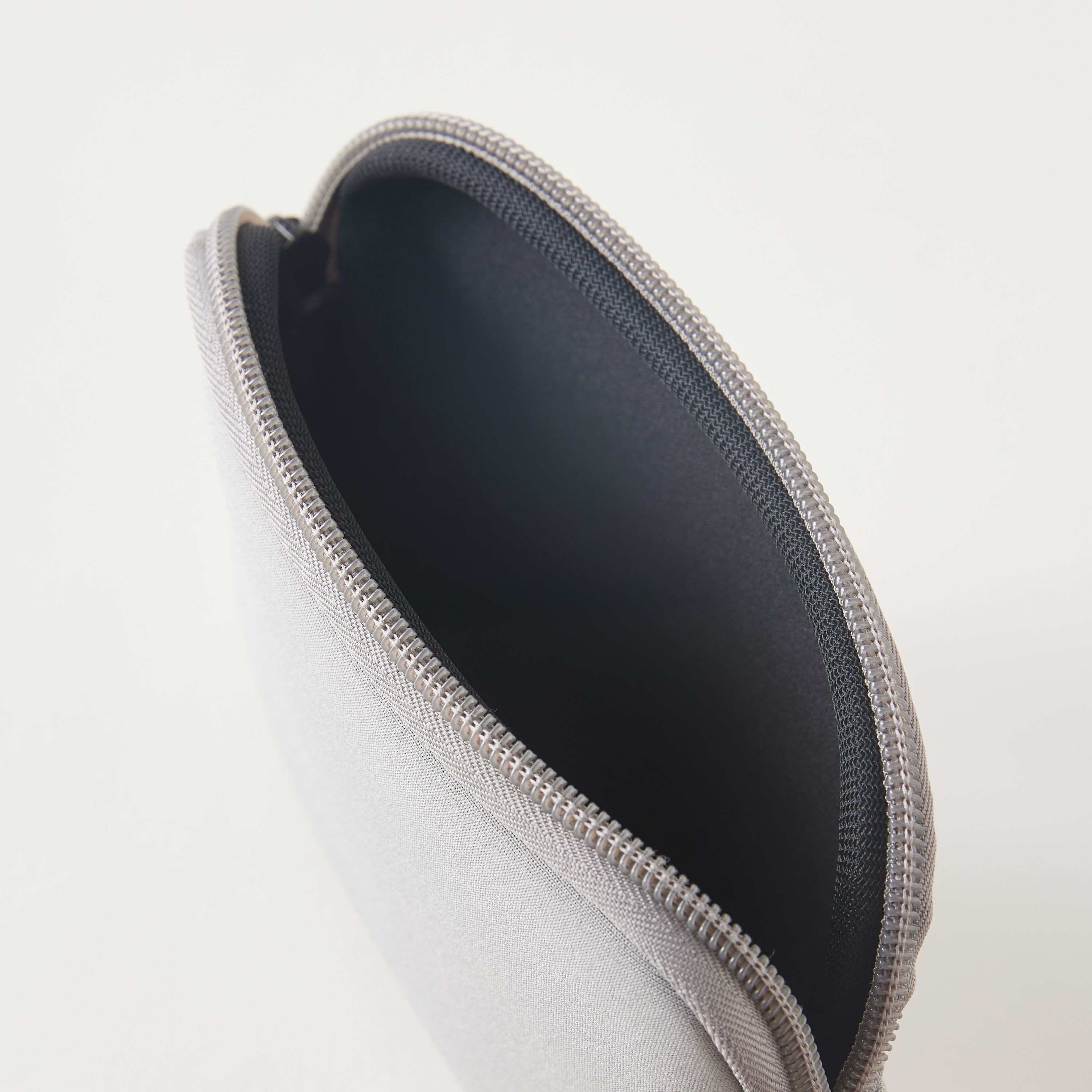 منظم شنط بسحاب إغلاق وطبعات من فيندز-travel-accessories-image-4